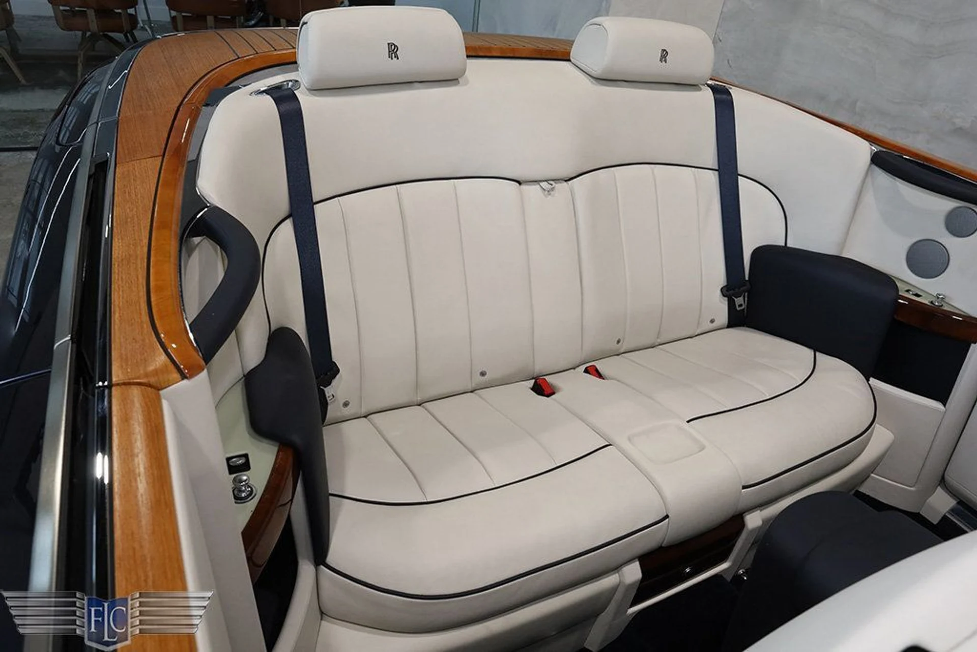 mph021_73368140_used_2013_rolls_royce_phantom_coupe_2drdrophead_9689_22930572_22_1024_0d623a8340