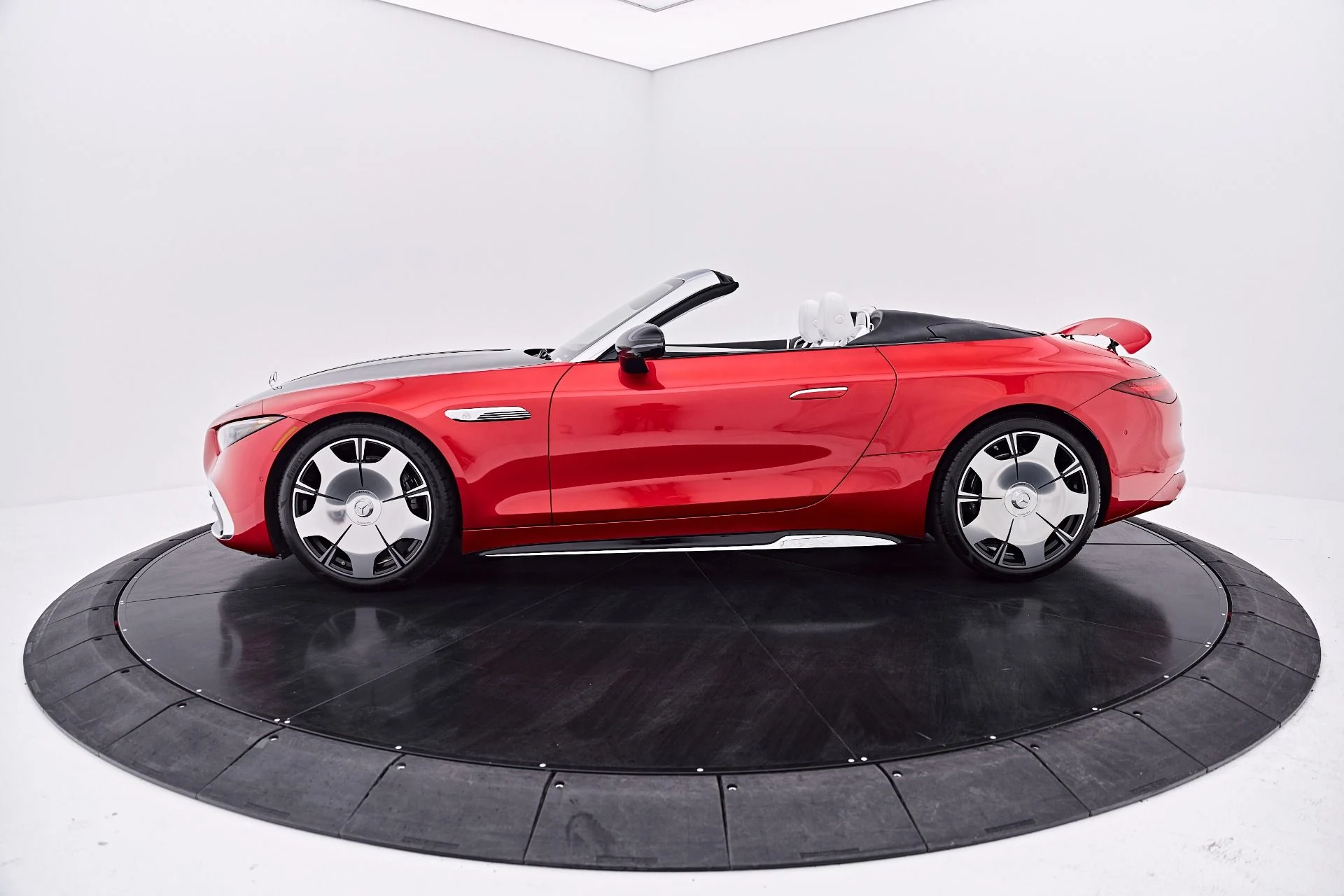 mph021_741315785_Used_2026_Mercedes_Benz_SL_Class_Maybach_SL_680_1786583637_c413c453ff