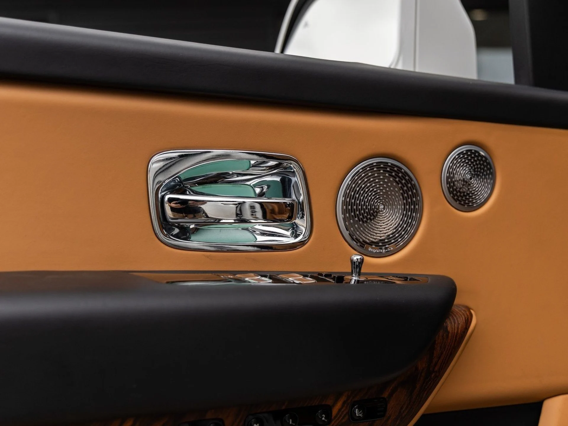 mph021_747729185_22_2b301883dd