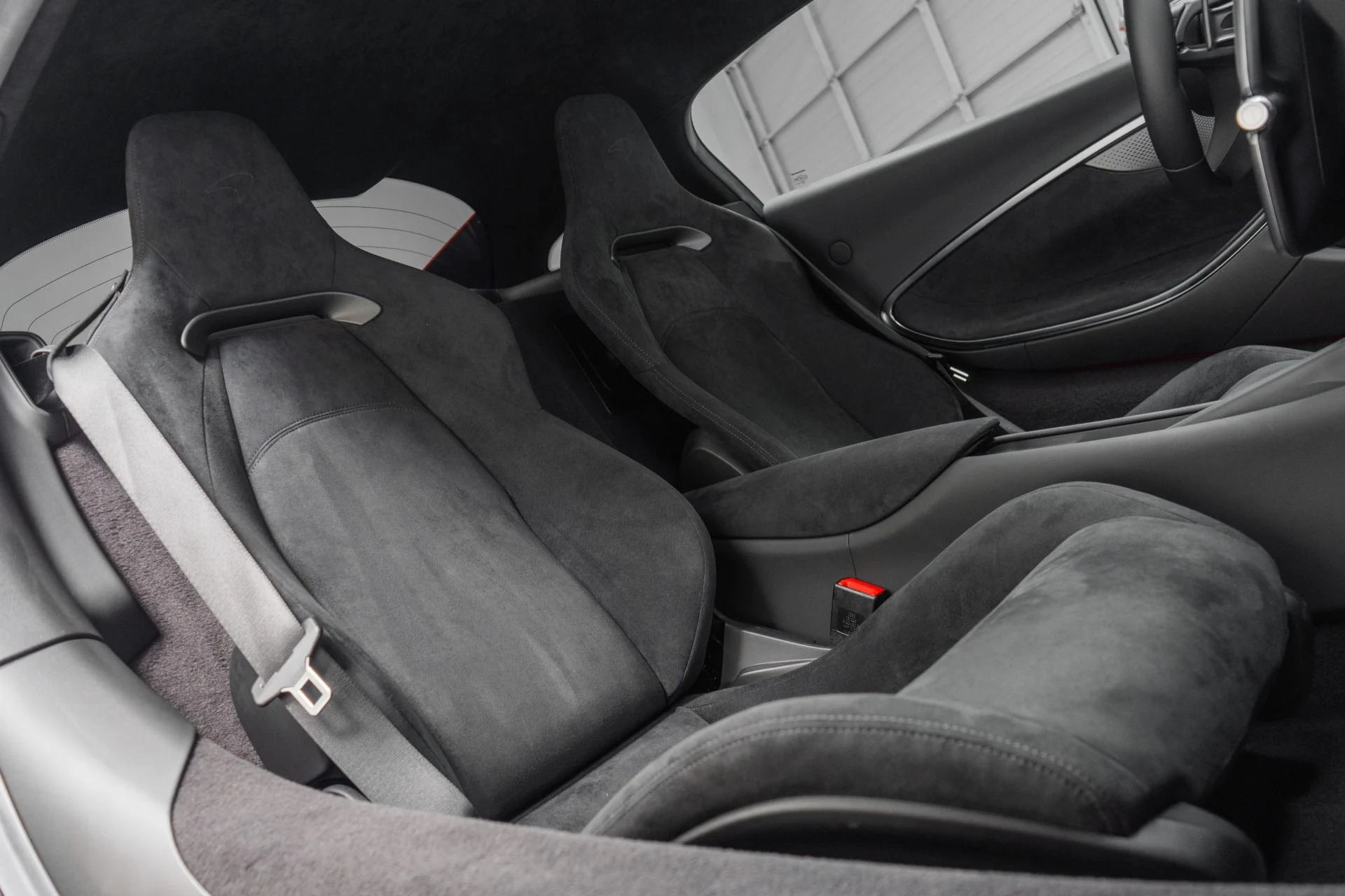 mph021_753787014_Used_2023_Mc_Laren_Artura_1776720127_05fe1894bd