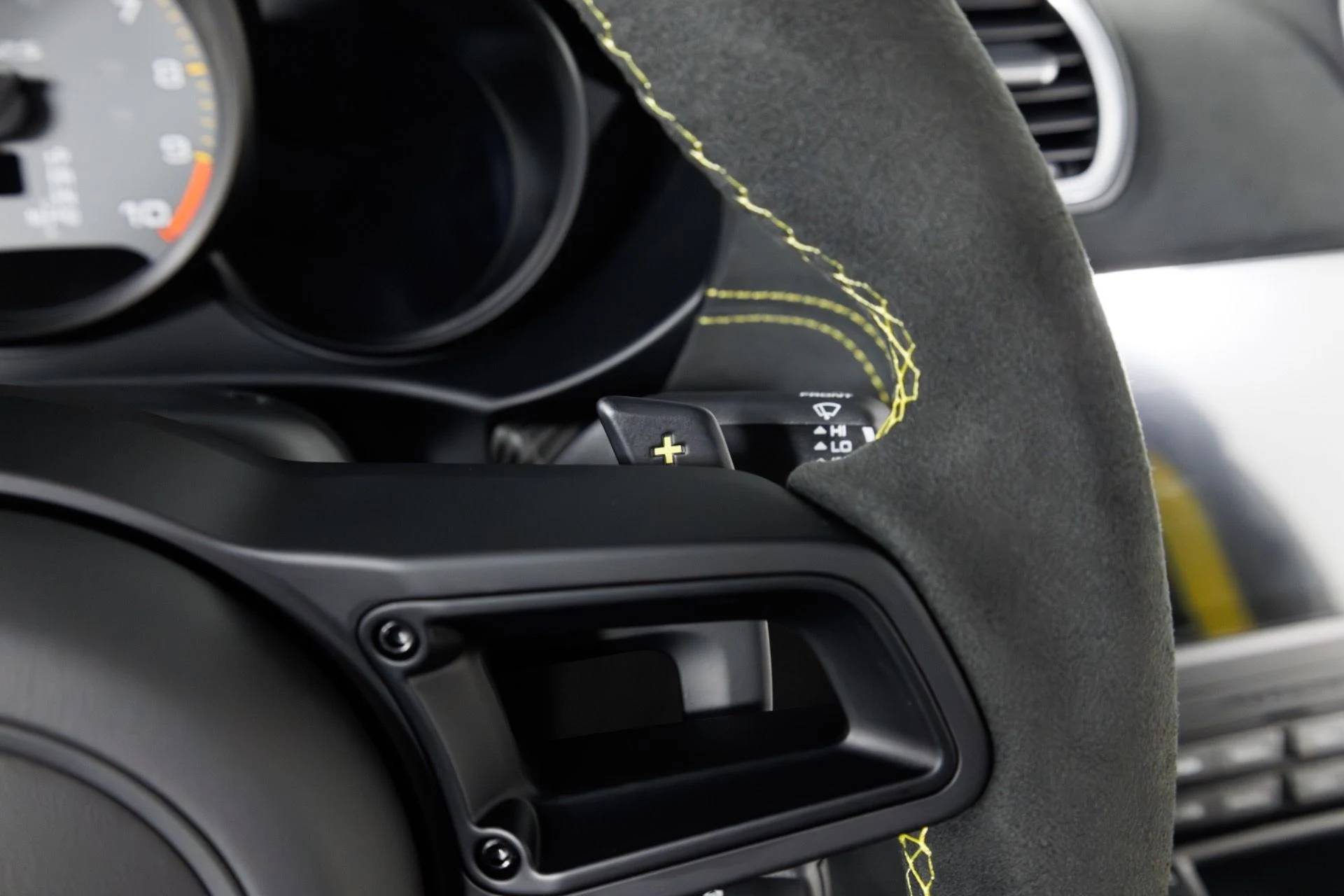 mph021_761880007_Used_2025_Porsche_718_Cayman_GT_4_RS_1774365216_f48b2c4ca6