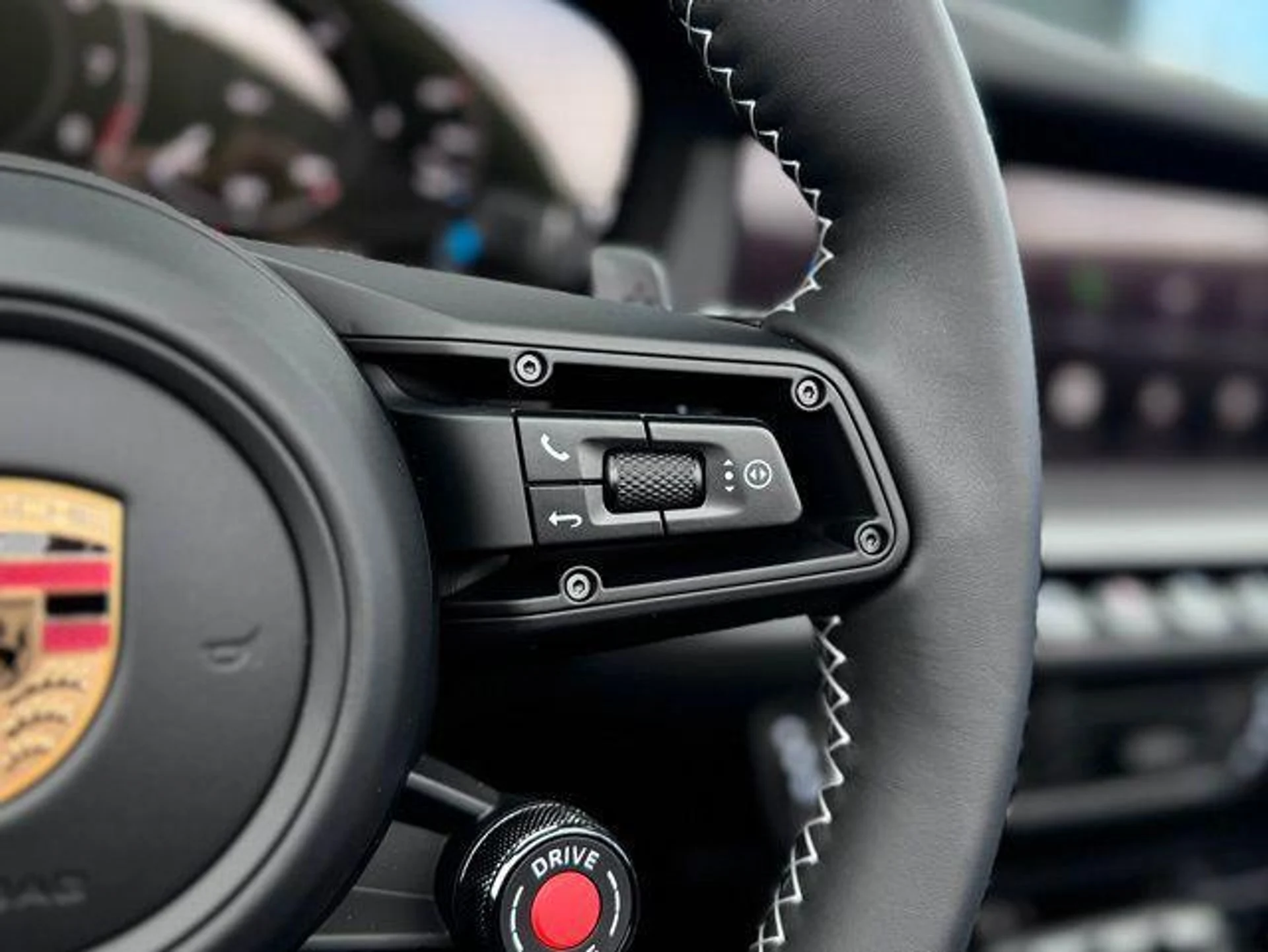 mph021_764870421_n_i_U7fz_UCE_0mb7_JAL_0_Yv5_Odh_Bk4_78c6c50bee