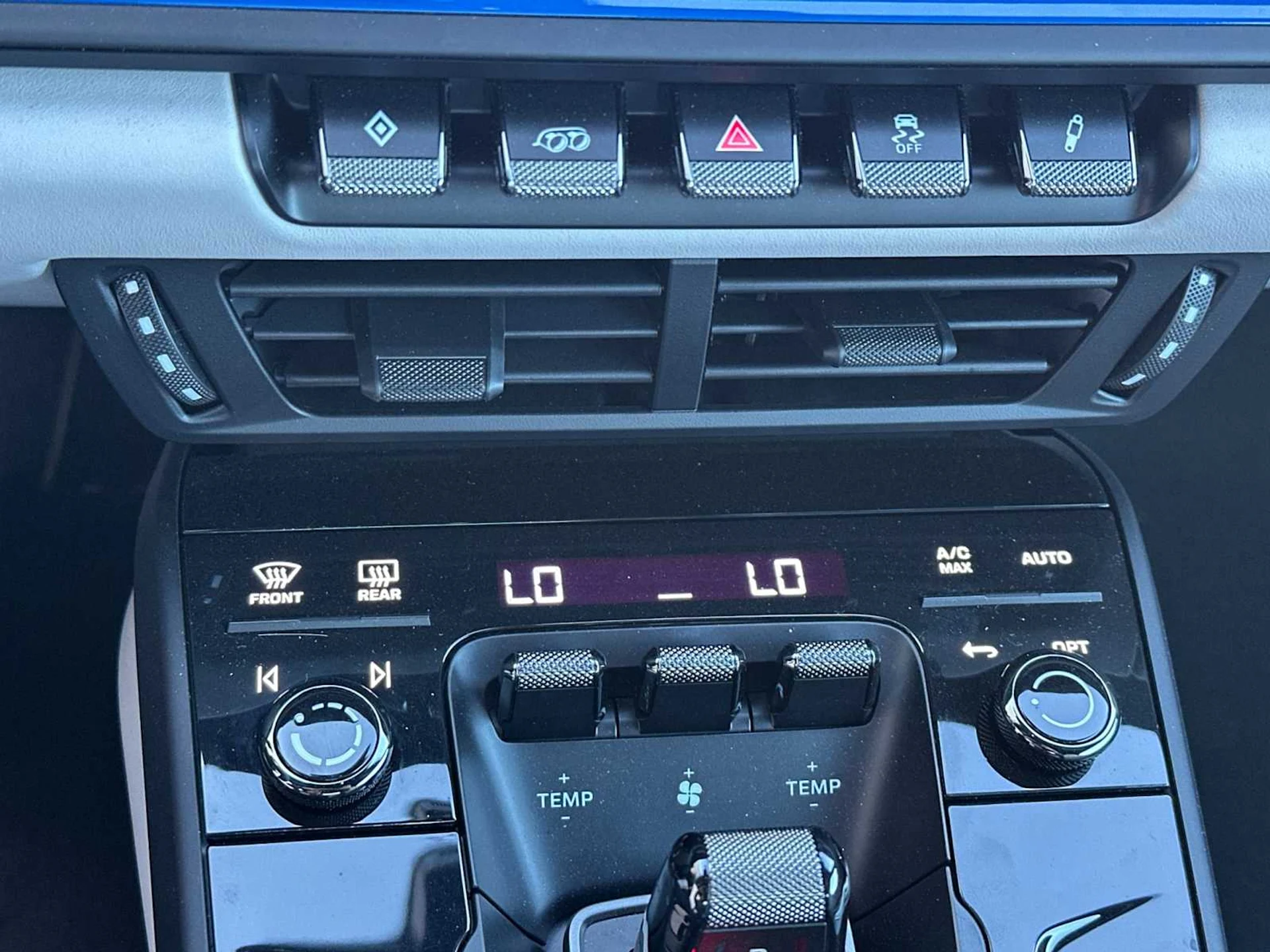 mph021_765556432_4653901401adf8e51af0e060a9235872x_e1df2faebf