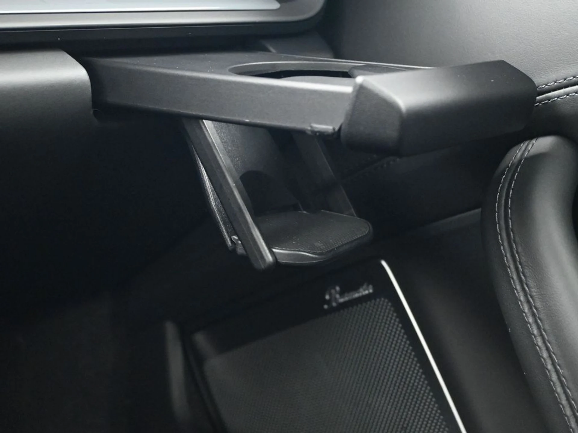 mph021_766226913_883caf9ffdf0739828cc4f90631ae299x_c9e63b9c86