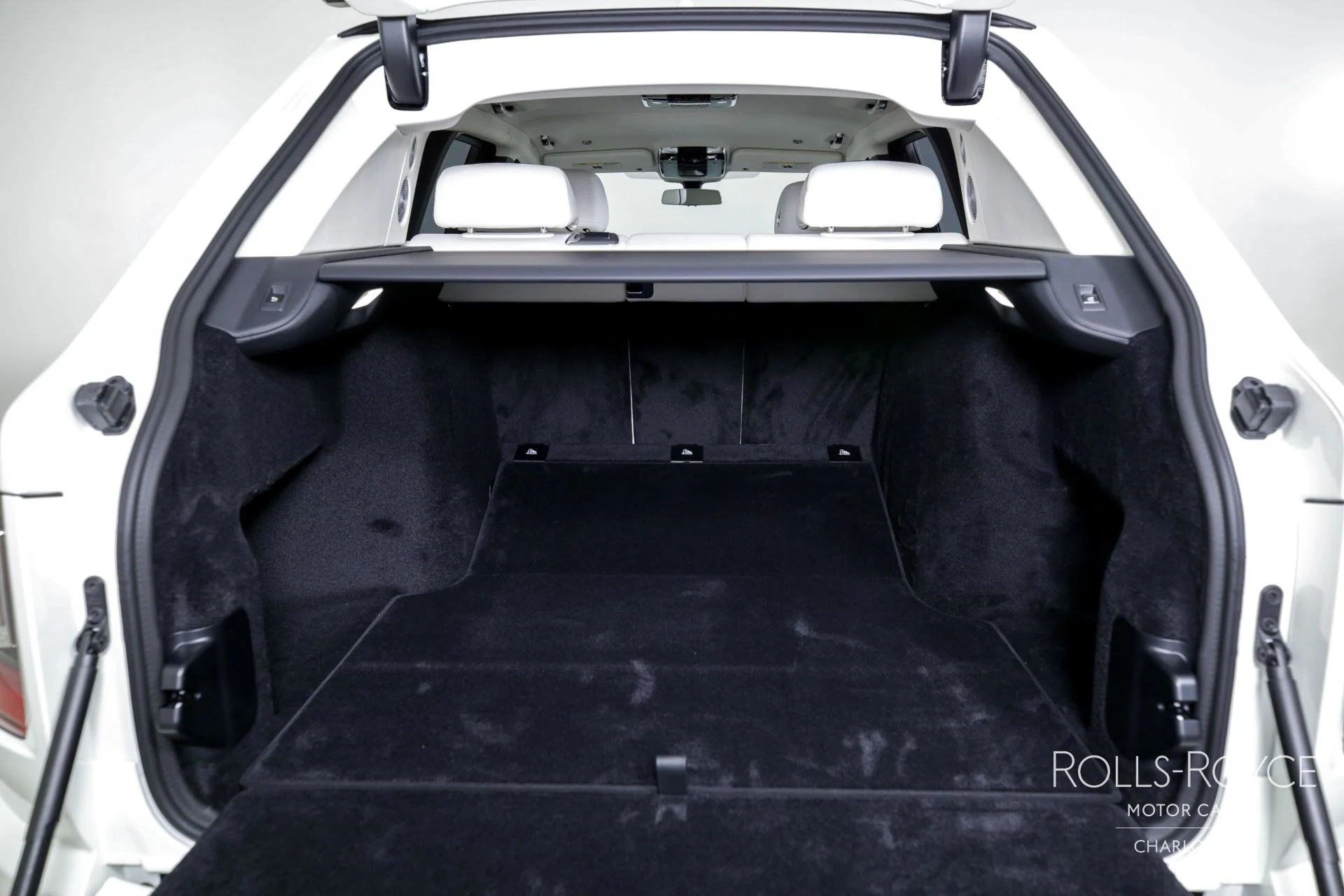 mph021_766761138_Used_2025_Rolls_Royce_Cullinan_1745264127_7949f56993