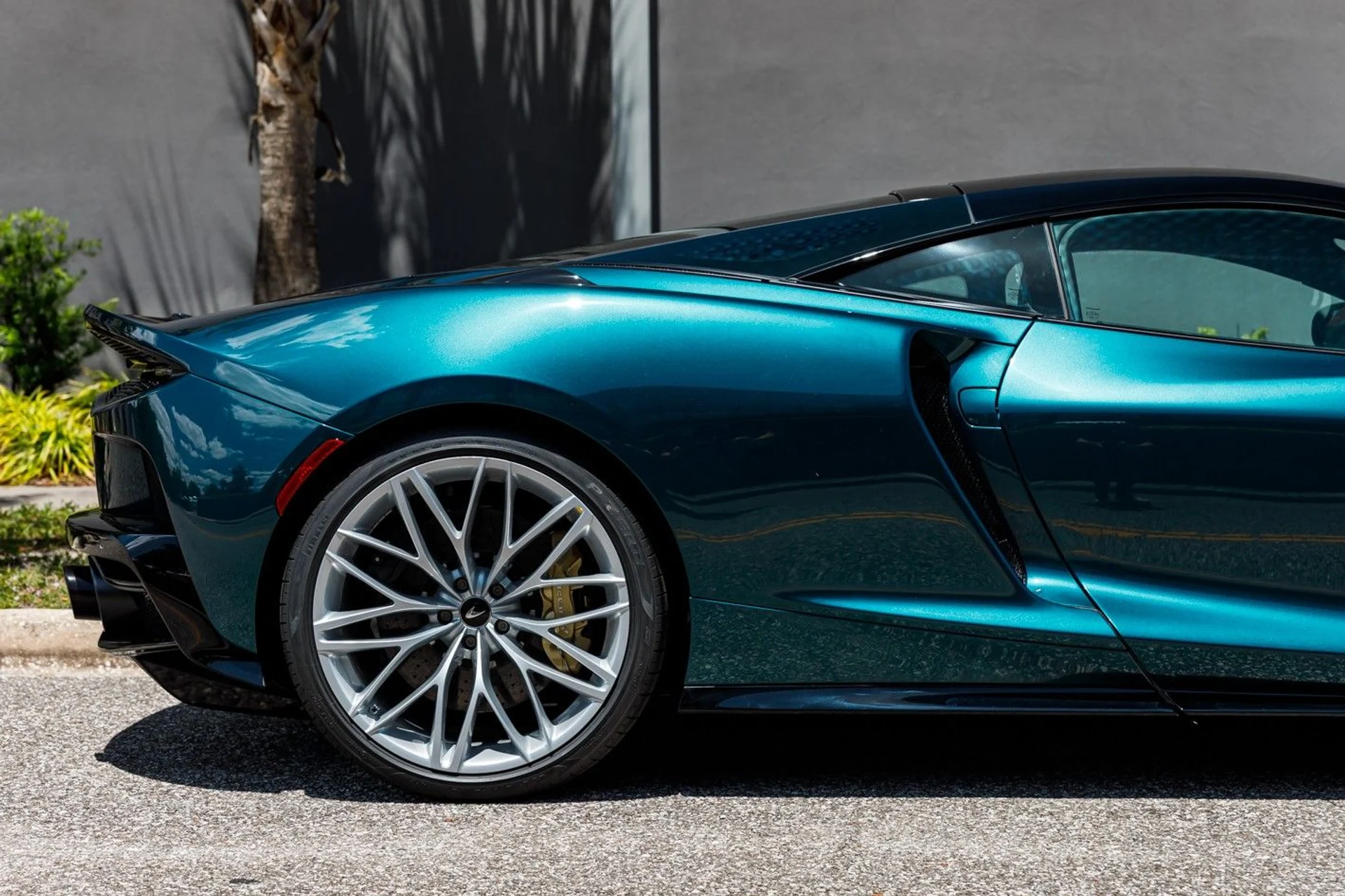 mph021_768017404_672_p22_l_2aa5179644