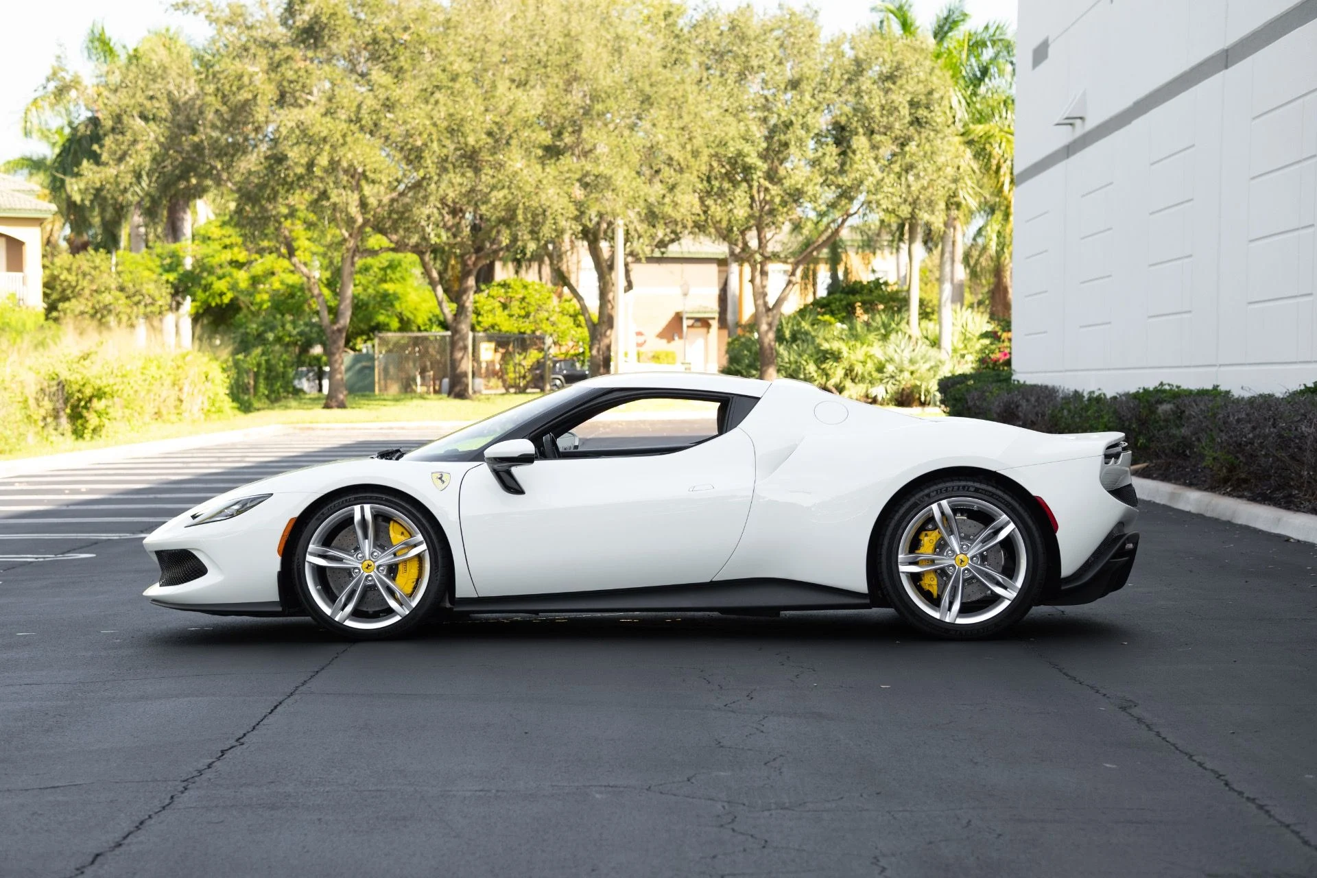 mph021_768654169_Used_2025_Ferrari_296_GTB_1761682901_fbb54c7e26