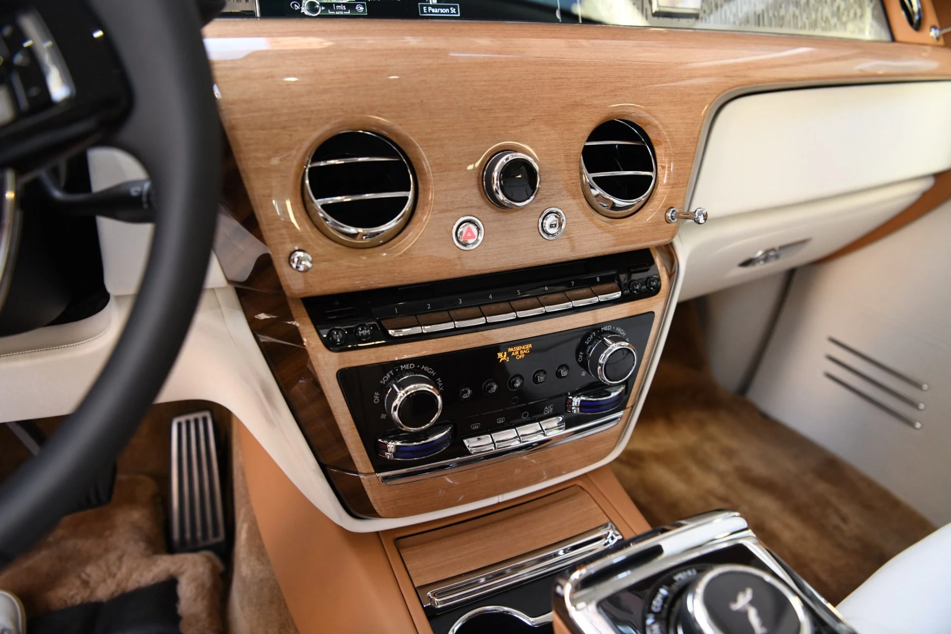 mph021_77055132_10708_p23_l_34287c39f5