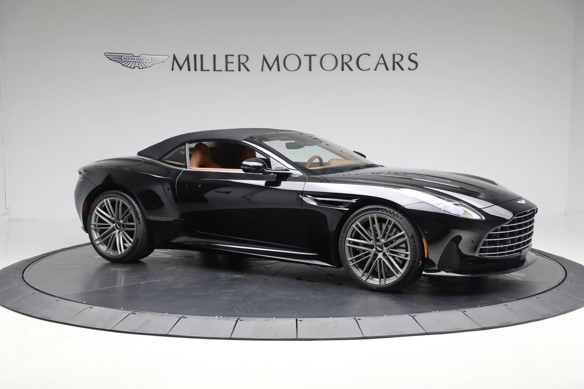 mph021_773074143_New_2025_Aston_Martin_DB_12_Volante_6a7b535374