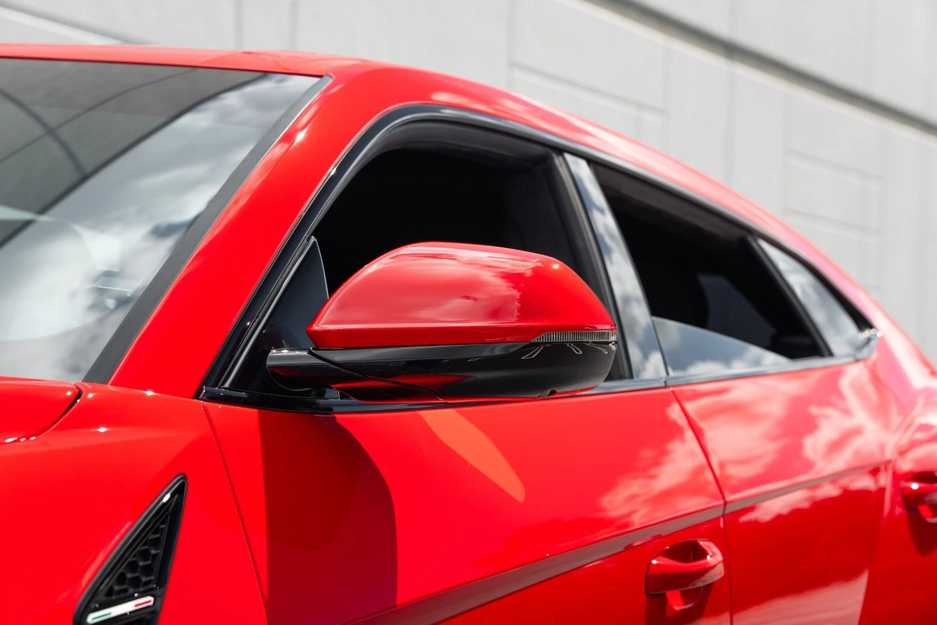 mph021_784745543_Used_2023_Lamborghini_Urus_S_1771018679_e0f3d0aca3