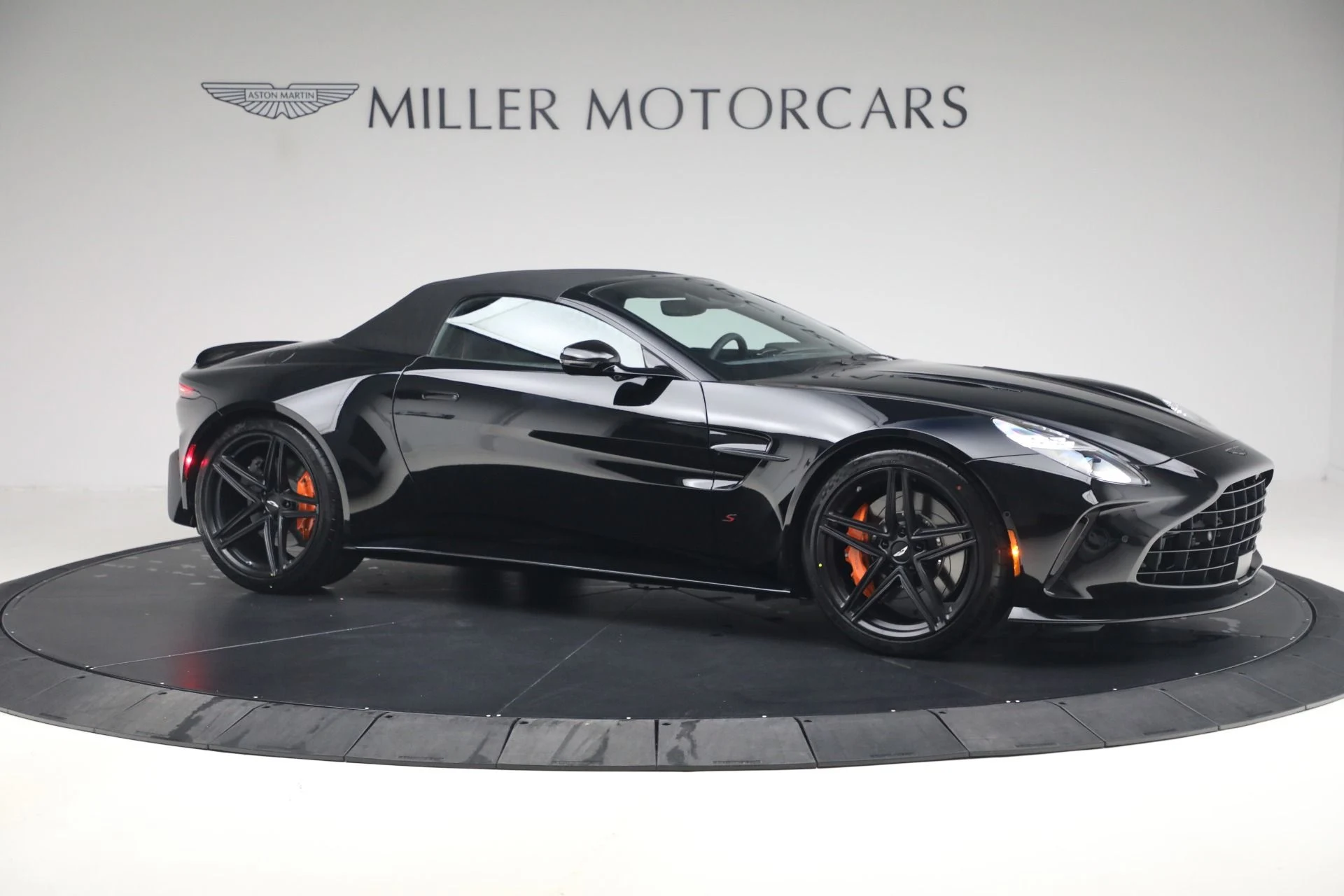 mph021_788103738_New_2026_Aston_Martin_Vantage_S_Roadster_1790281816_20df2d38a2
