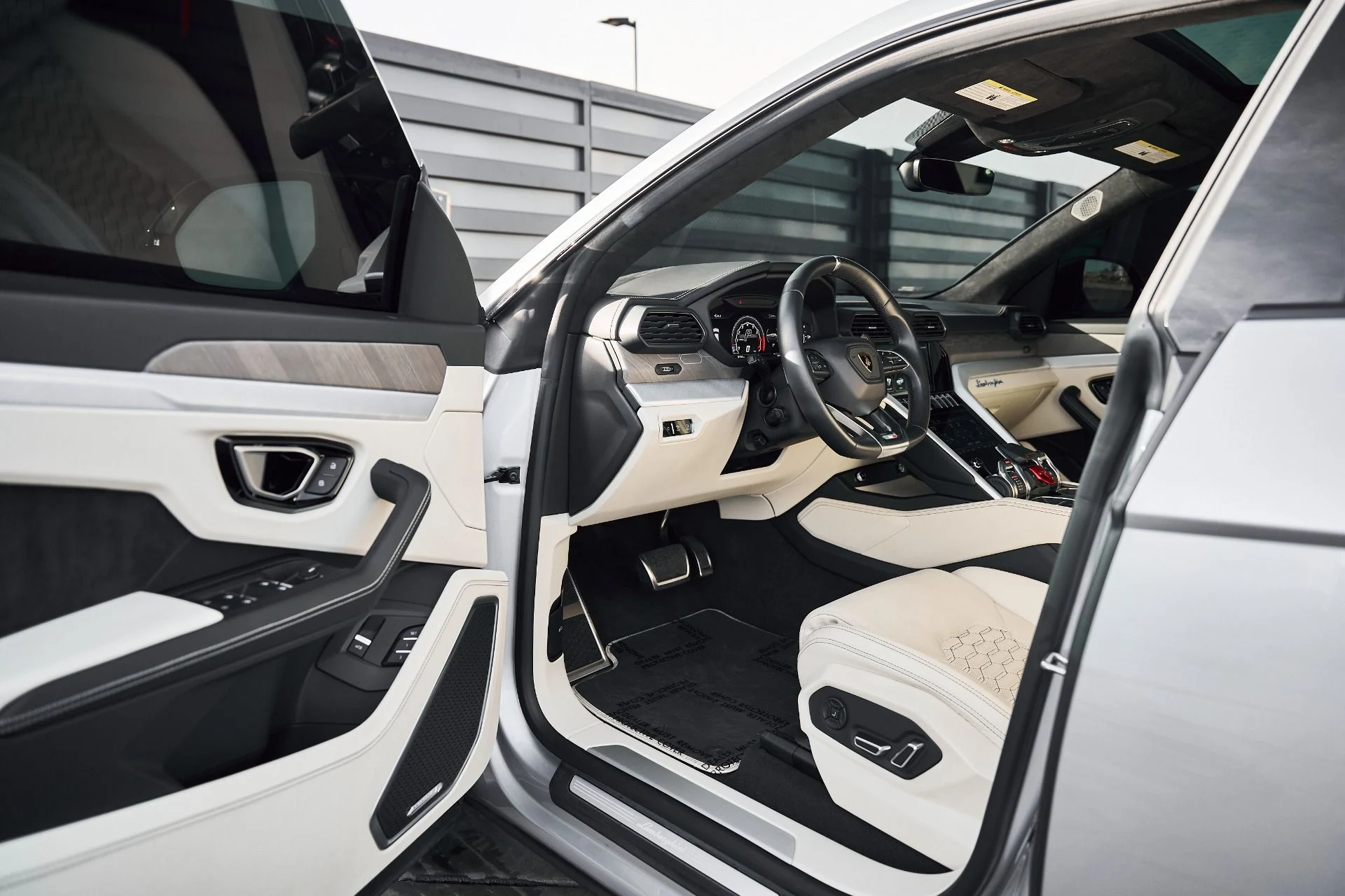 mph021_799524052_Used_2021_Lamborghini_Urus_1771117239_d9363e0b70