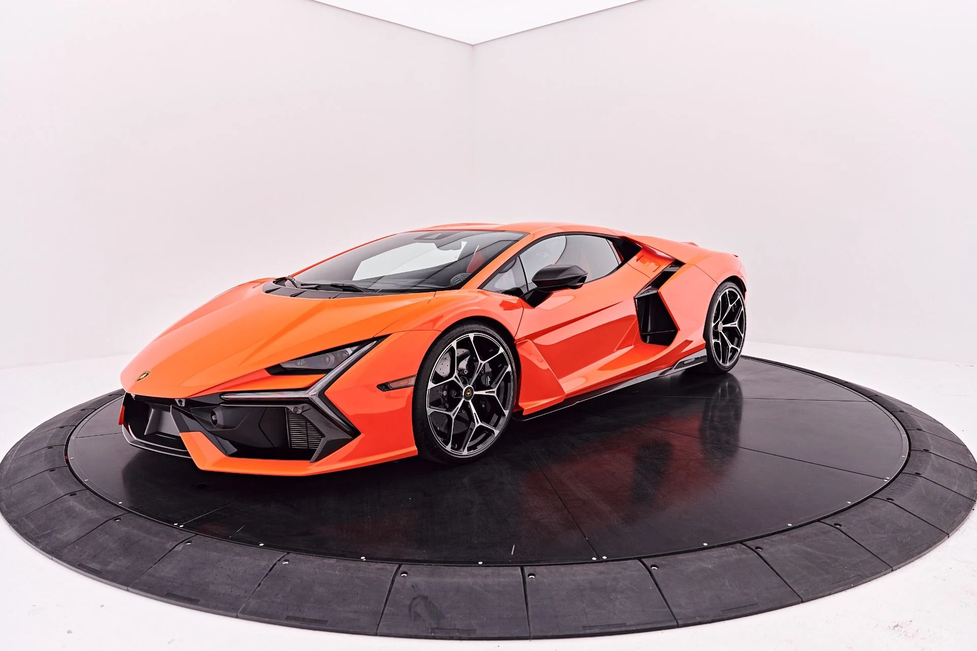 mph021_810205566_Used_2024_Lamborghini_Revuelto_Base_1786150899_11ddc170b2
