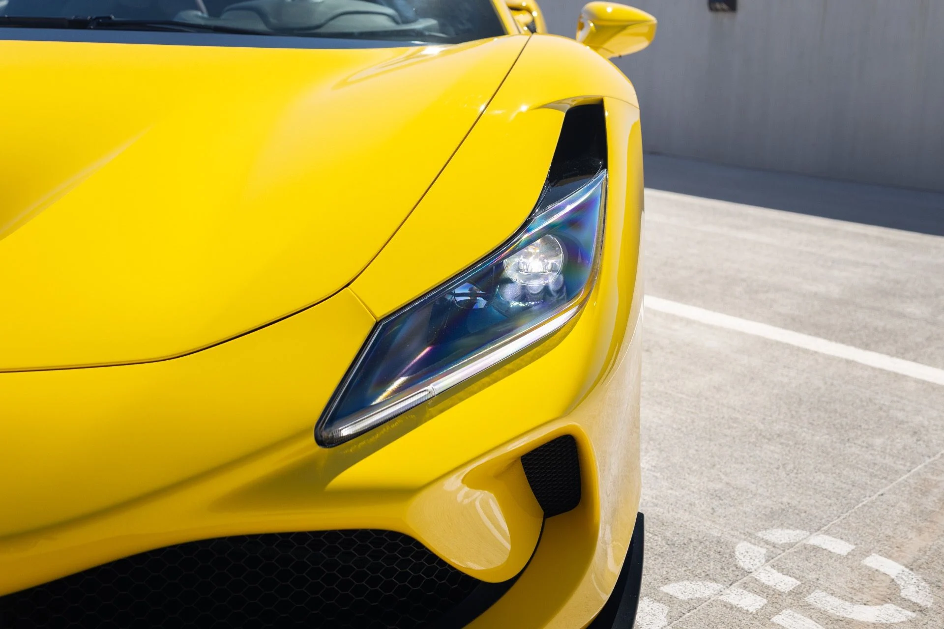 mph021_81629870_Used_2022_Ferrari_F8_Spider_1790977695_4eb5342f43