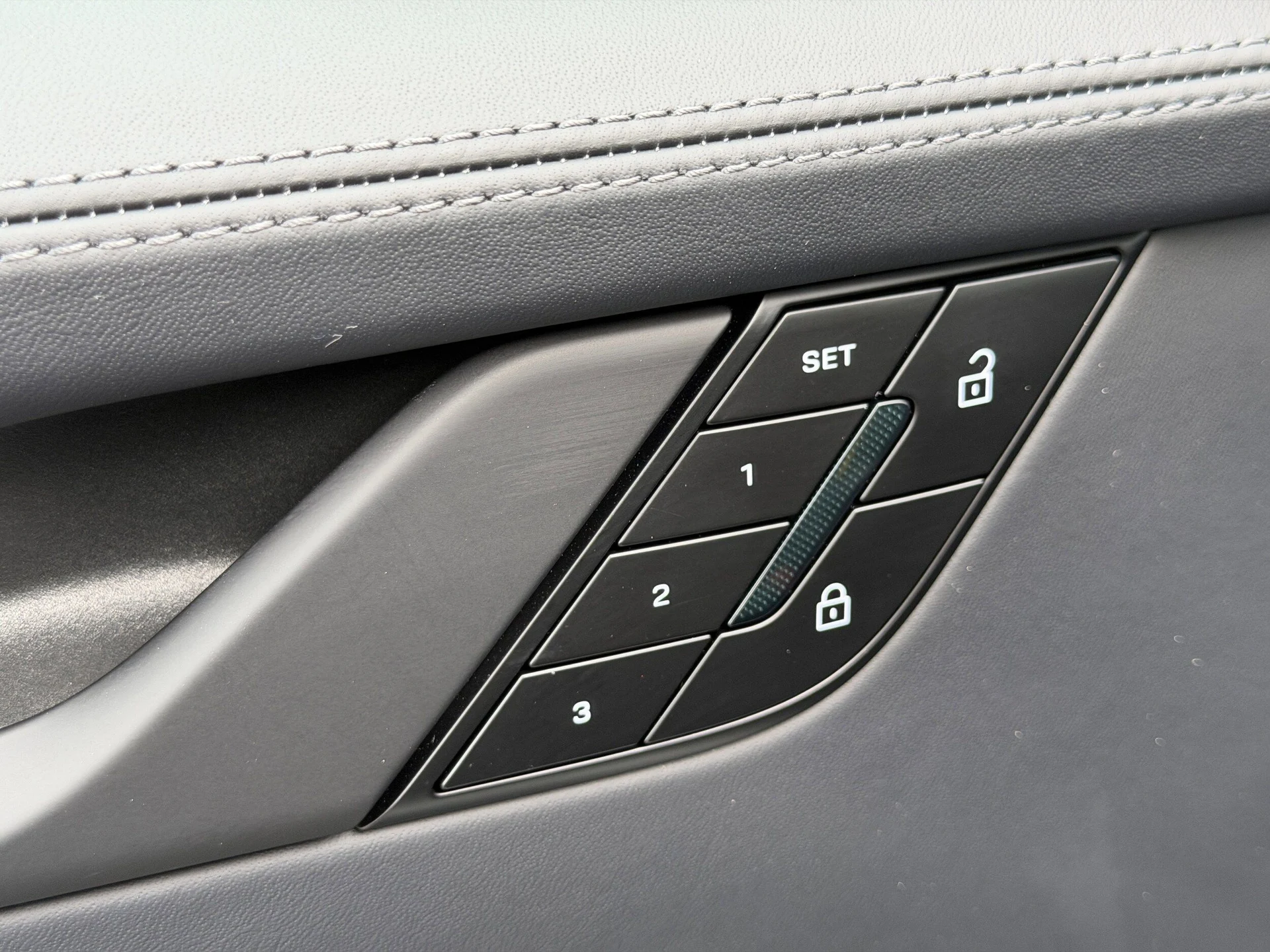 mph021_818498460_cb8ad7c800321f04bbe45bd91d636b1ex_217656ec6d