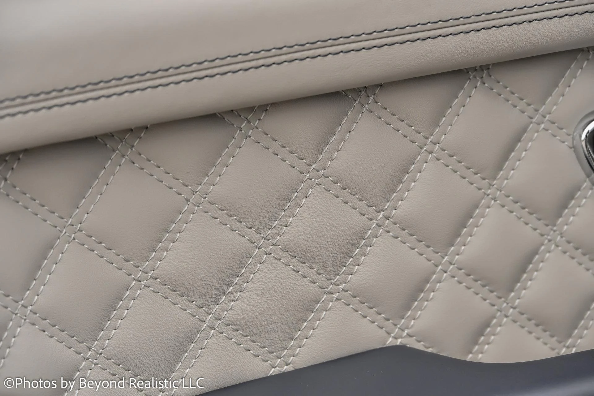 mph021_818925650_Used_2022_Bentley_Bentayga_V8_Mulliner_Driving_Specification_1765012903_60a47df3b0