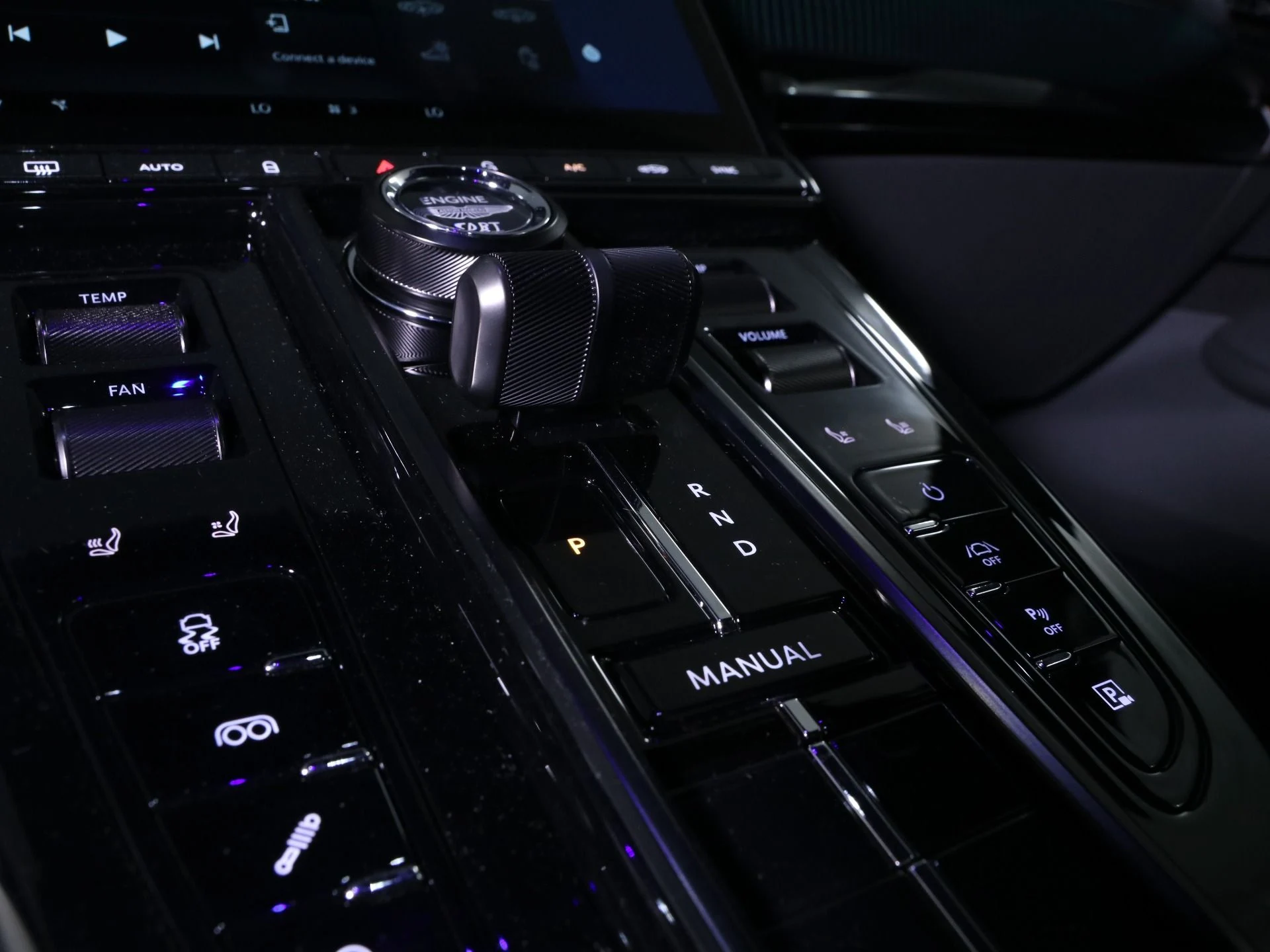 mph021_821408478_New_2025_Aston_Martin_Vantage_1758482523_5c11f3b660