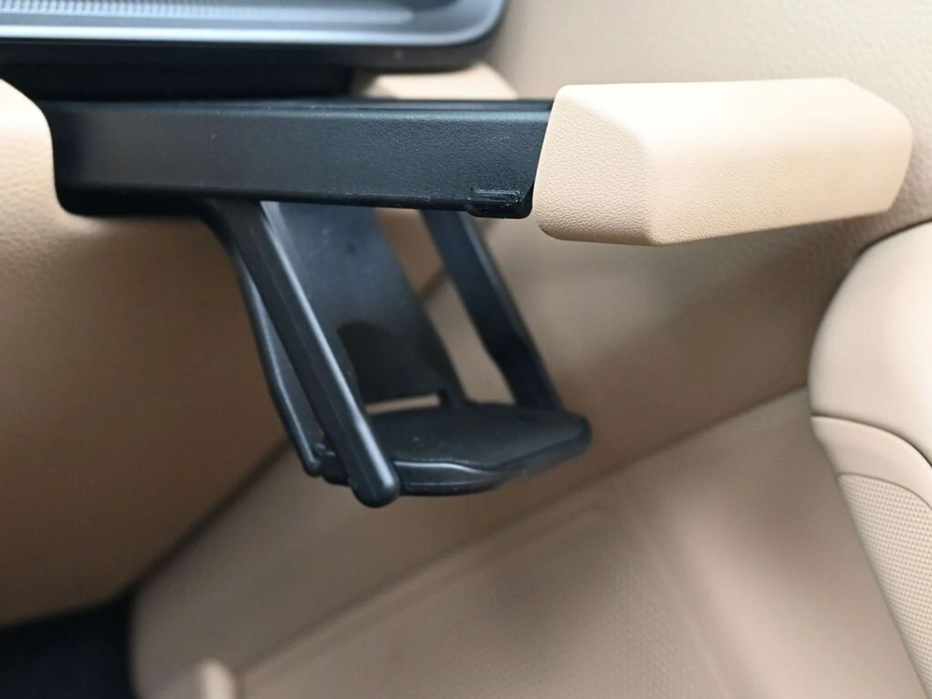 mph021_821997357_ced807cd1819a125cbbc257279bf6f20x_7c18976aef