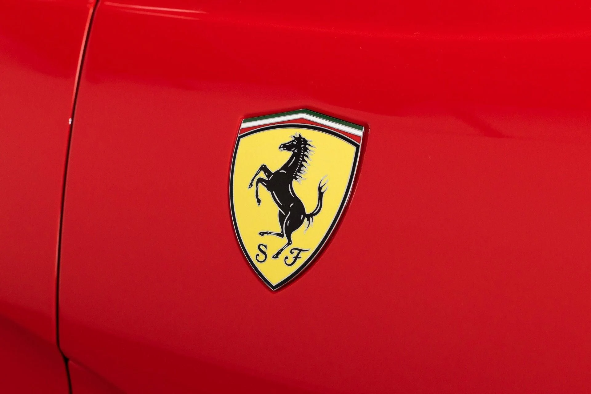 mph021_823289456_Used_2018_Ferrari_812_Superfast_1777368501_aacc5f04a2