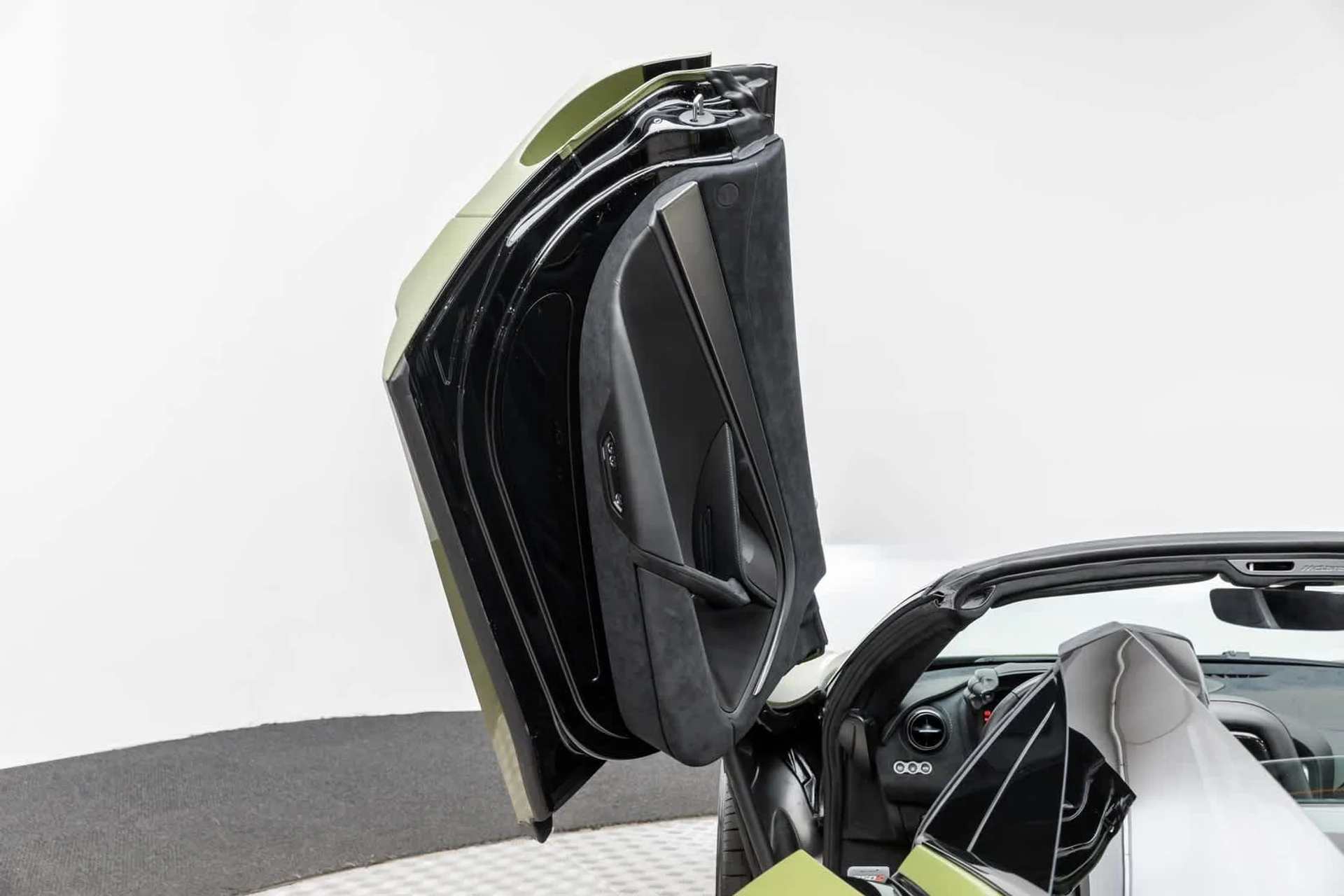 mph021_831814346_22_2baee85ea7