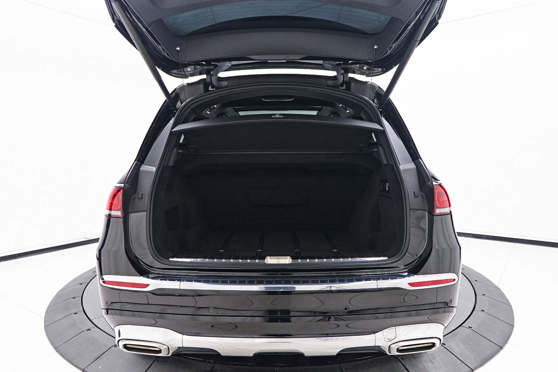 mph021_835040999_Used_2022_Mercedes_Benz_GLS_Maybach_GLS_600_1747446181_b472445c89