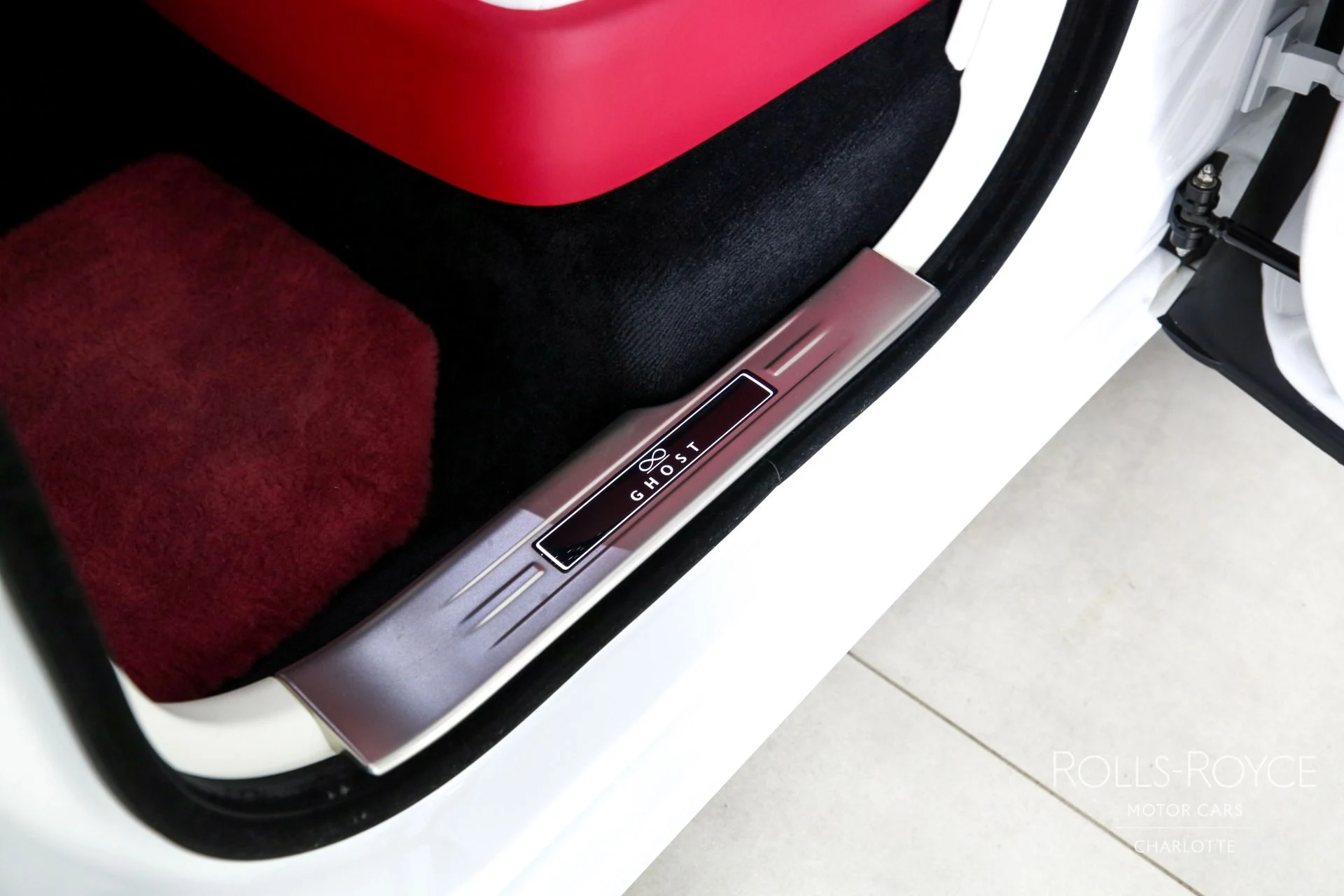 mph021_838425883_Used_2024_Rolls_Royce_Black_Badge_Ghost_1767375436_7a6f1ab958