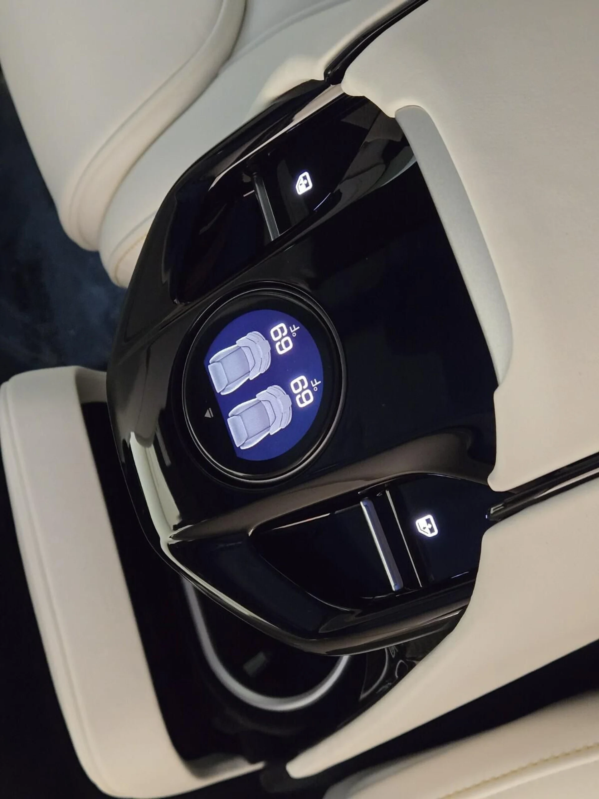 mph021_844554064_Used_2025_Ferrari_Purosangue_1768891633_2287ed9a59