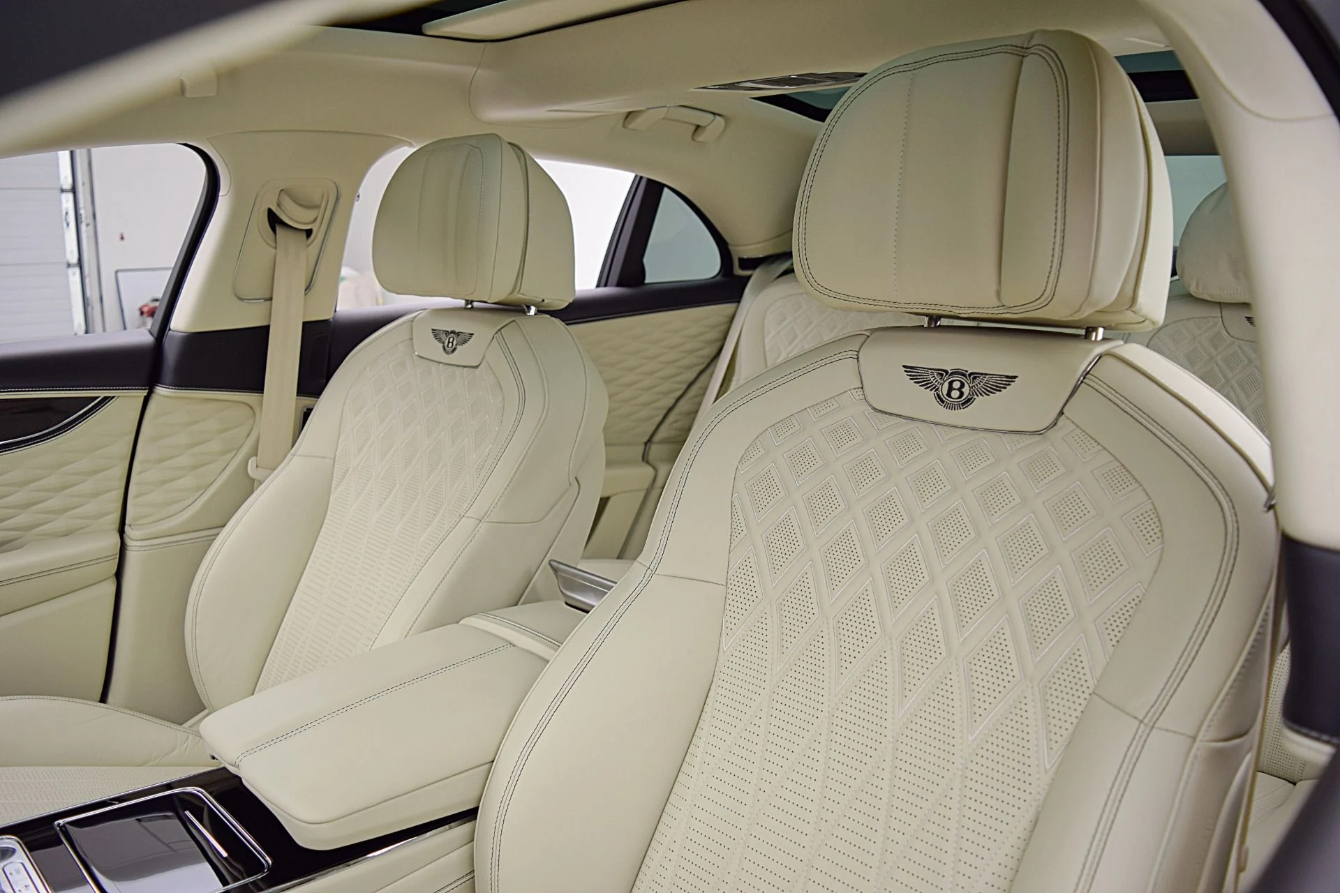 mph021_853600568_Used_2022_Bentley_Flying_Spur_V8_d82da8a8b7