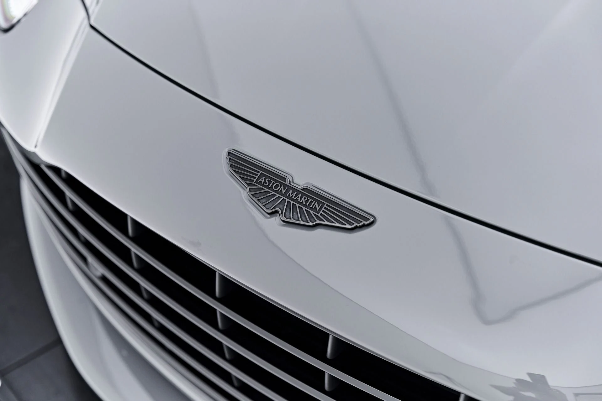 mph021_864171414_Used_2025_Aston_Martin_DB_12_Volante_1791997222_dfeacdc320