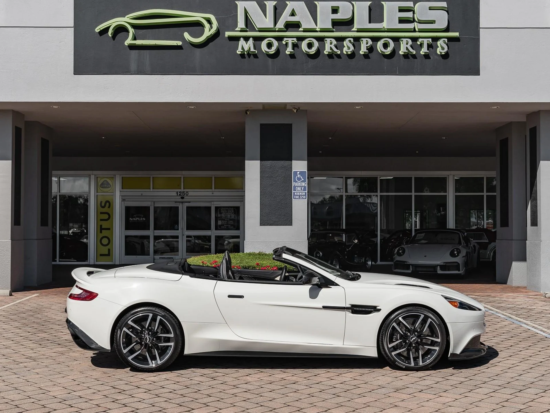 mph021_879429719_Used_2018_Aston_Martin_Vanquish_S_1759353668_080c1d41aa