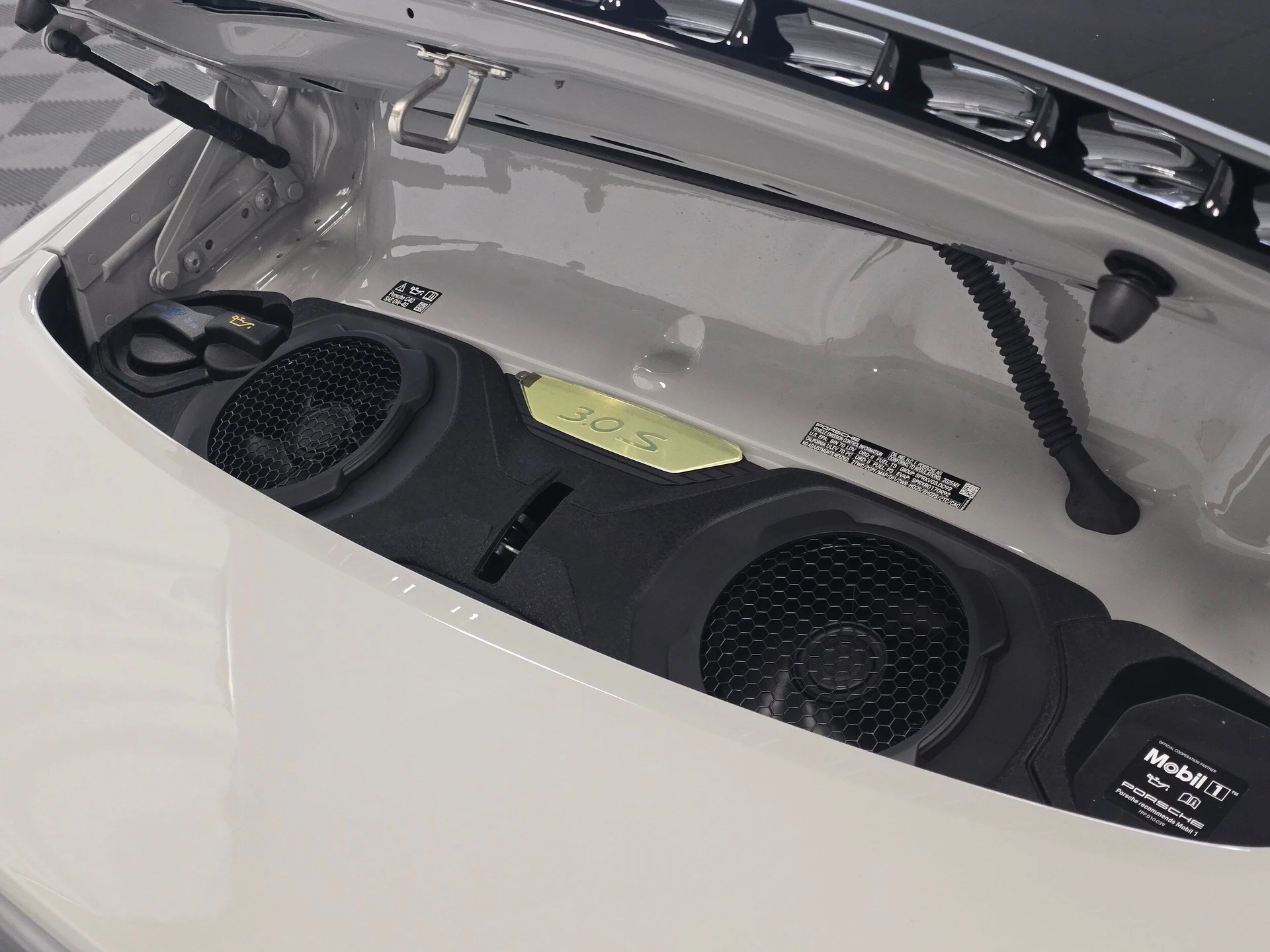 mph021_883462232_cdf0c117aed137712cf16ecdb4b337d2x_939b40e2d3