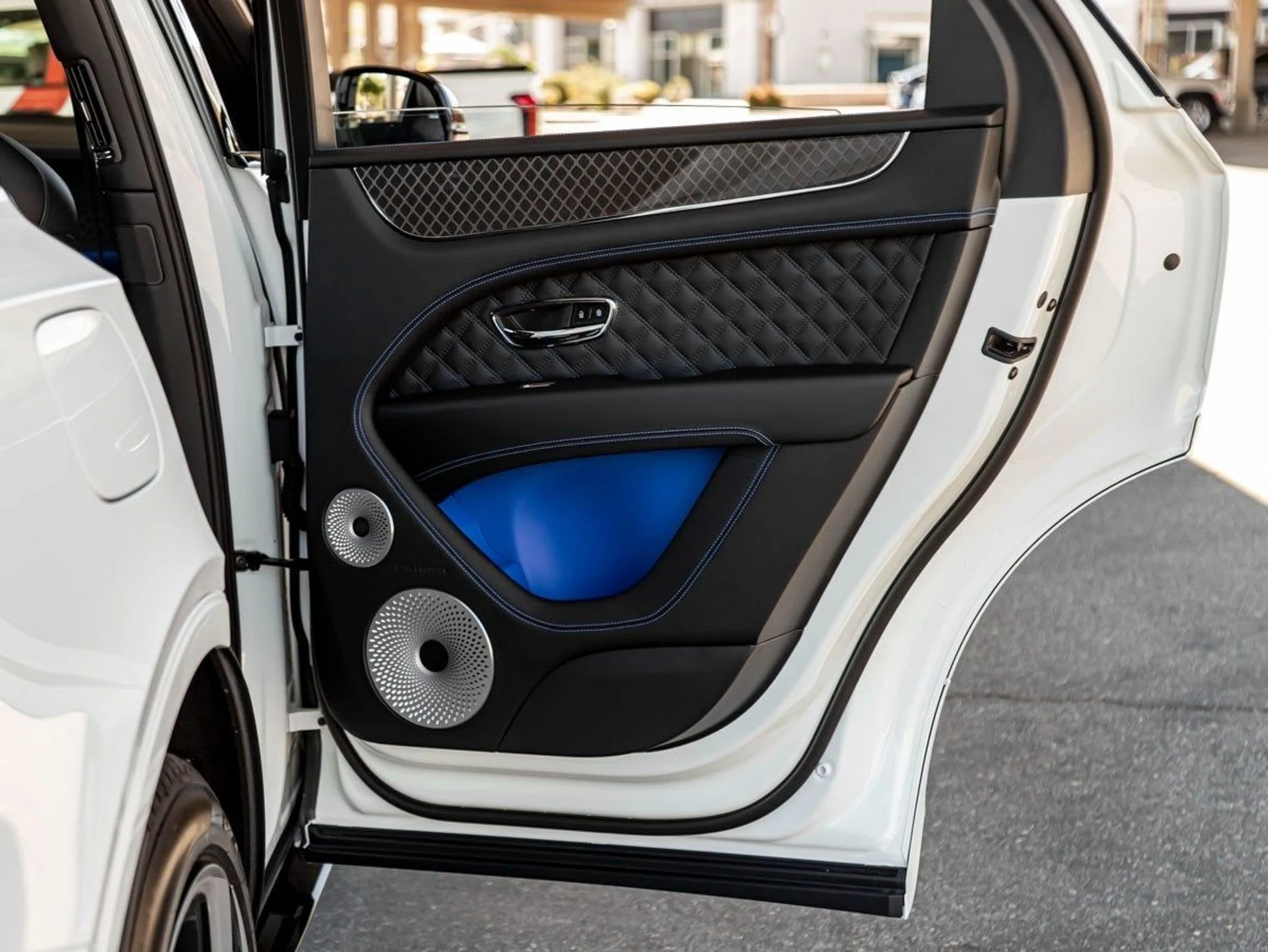 mph021_894478607_22_b8d1ba2ae4