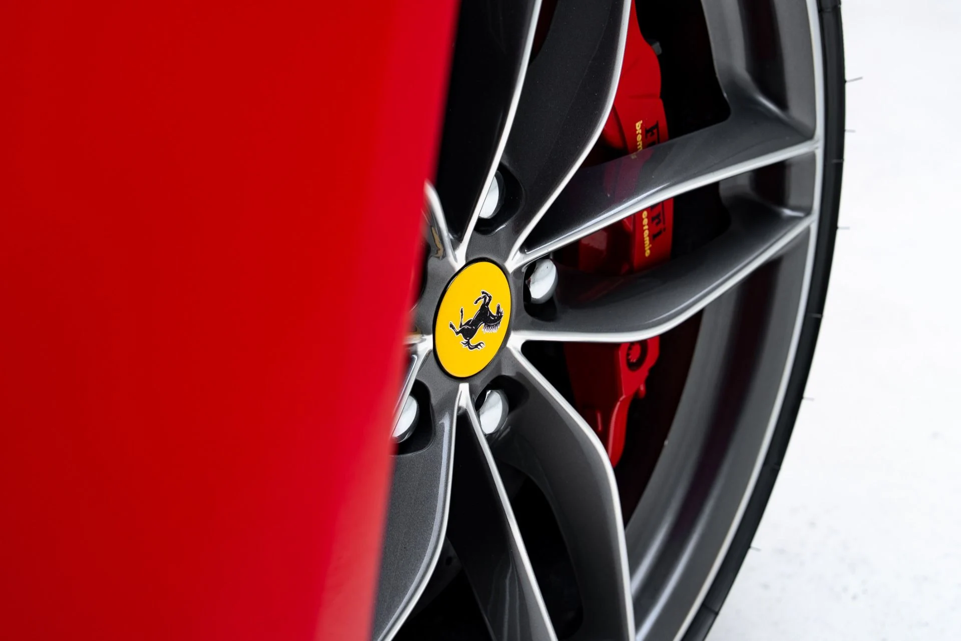 mph021_89617890_Used_2018_Ferrari_488_GTB_1776815773_94bc305dff