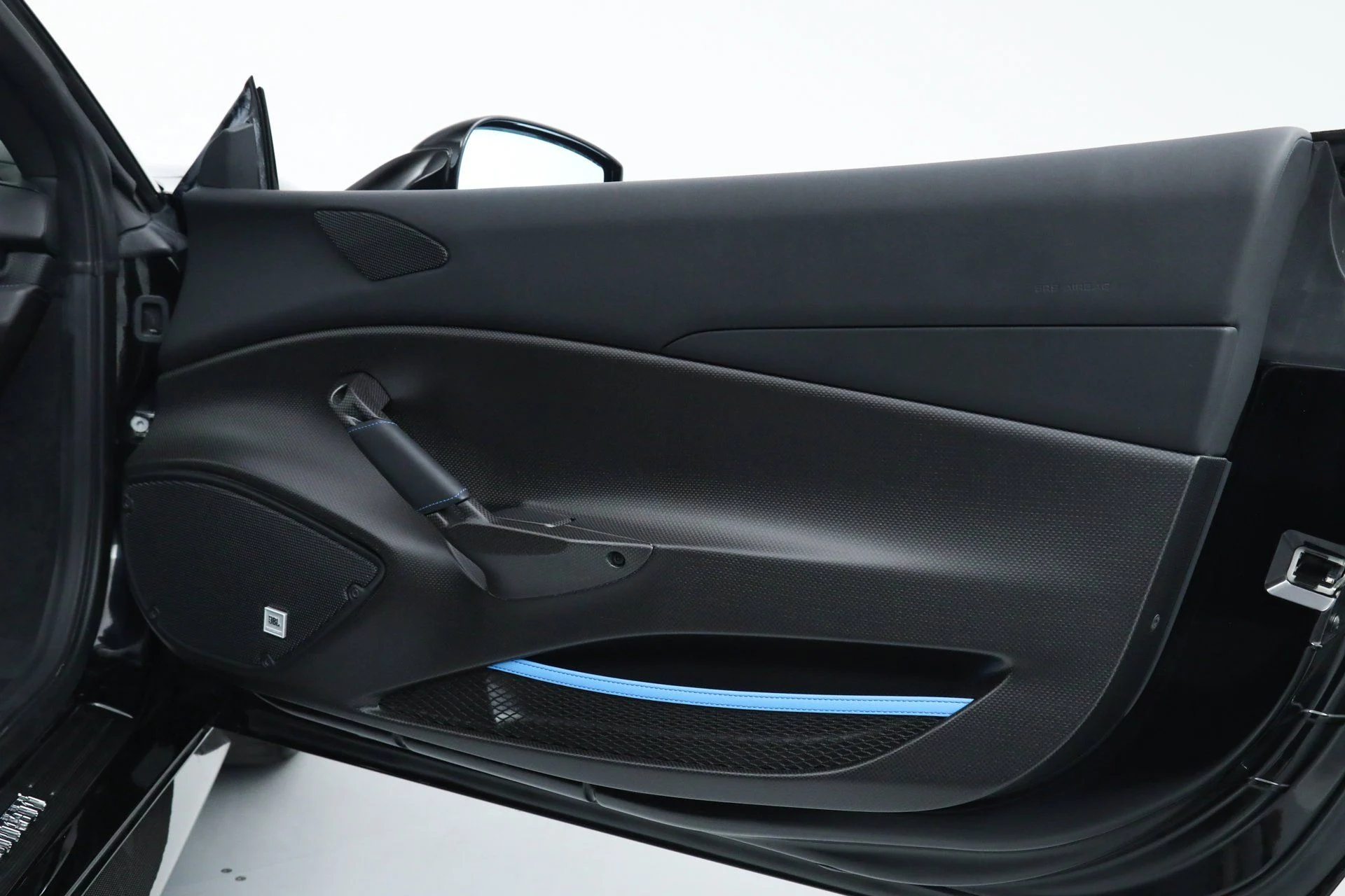 mph021_896553936_71b0168b4999bea946e804d408969c5f_2082f28f4d