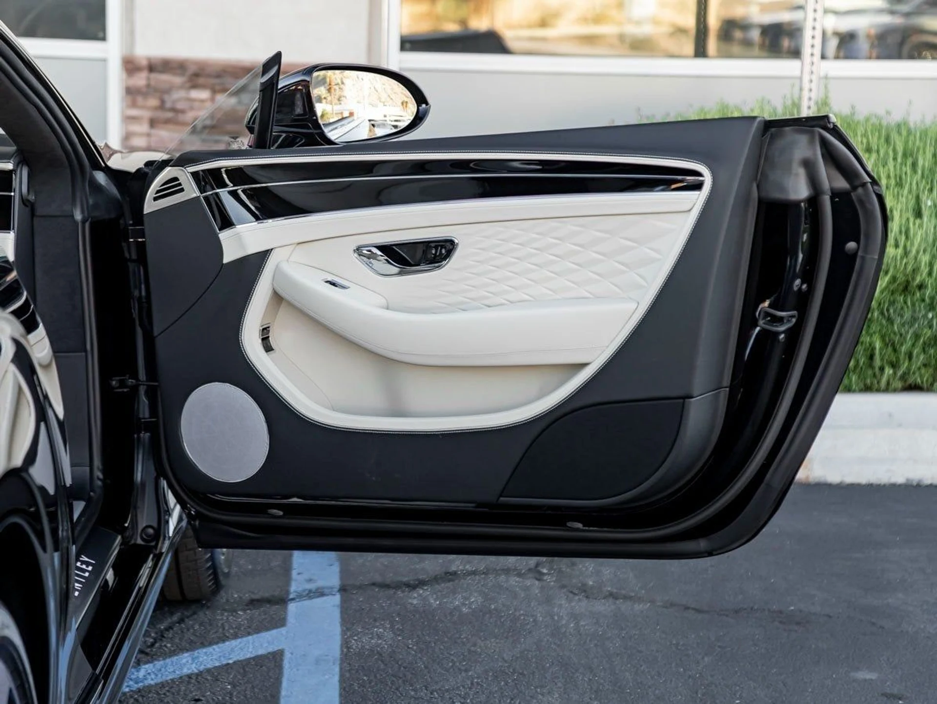 mph021_897920294_22_6d0ed29a46