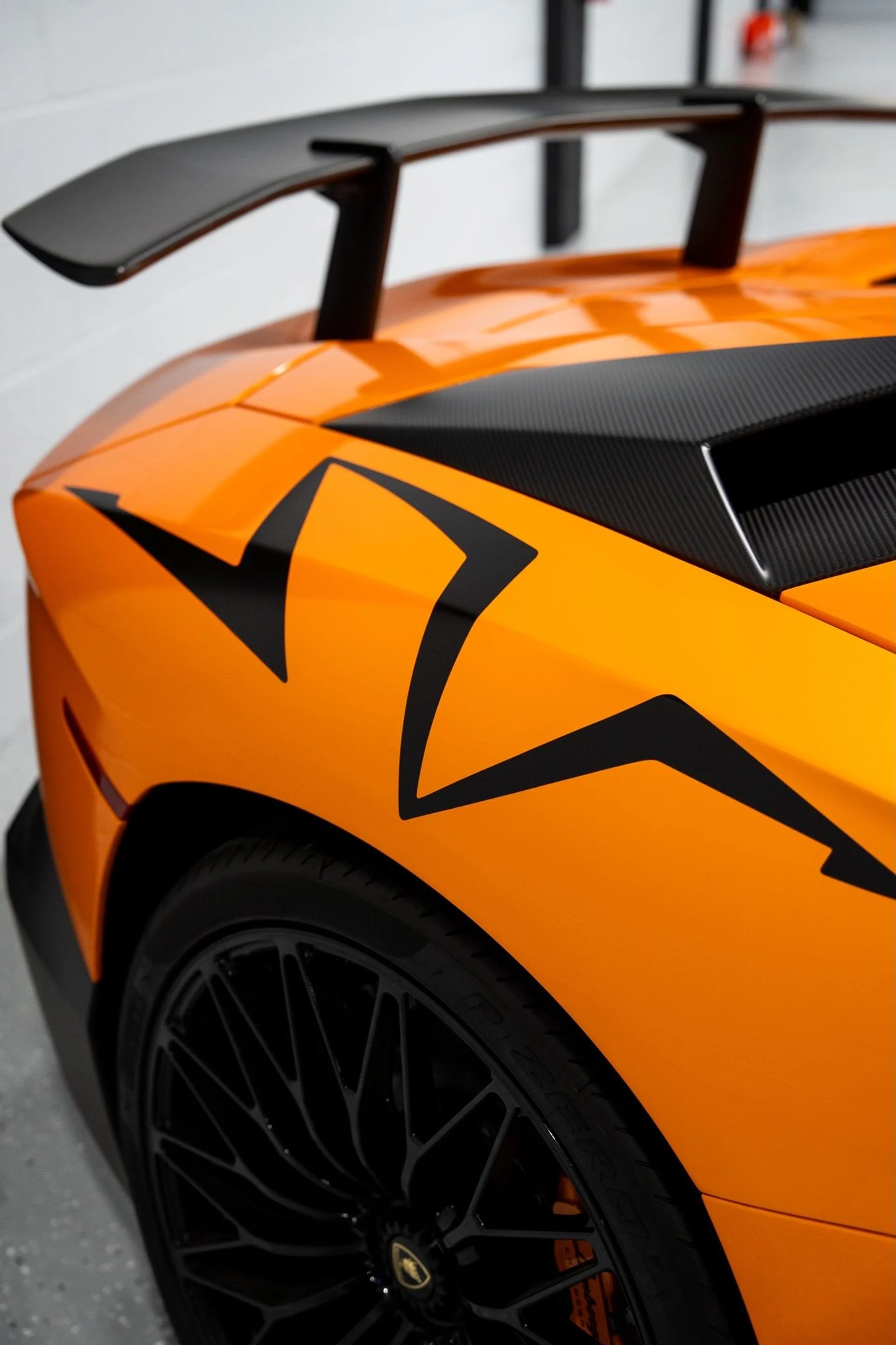 mph021_90257474_Used_2017_Lamborghini_Aventador_LP_750_4_SV_1760729396_2c615c4b54