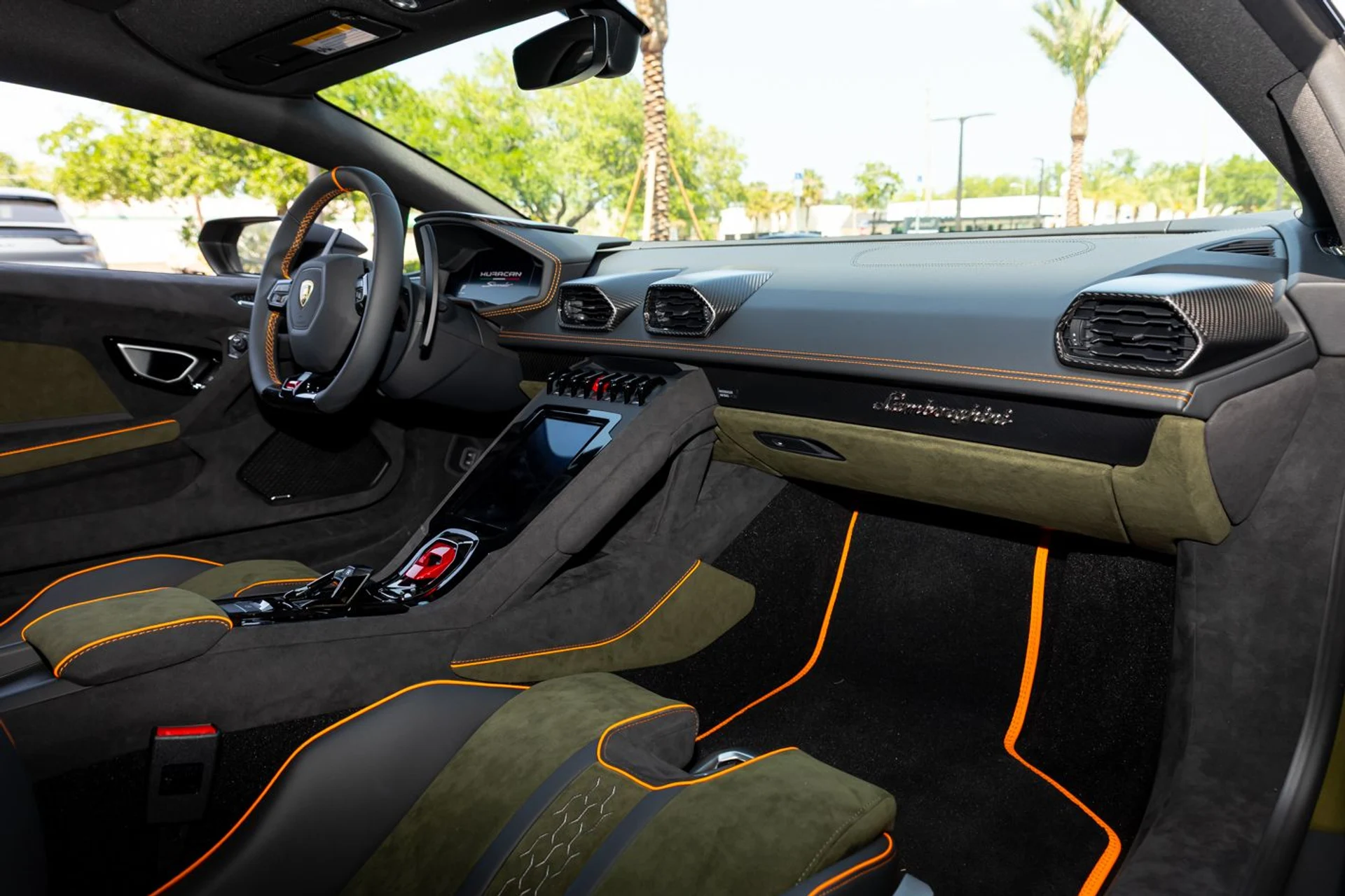 mph021_910503646_Used_2024_Lamborghini_Huracan_Sterrato_92472ac716