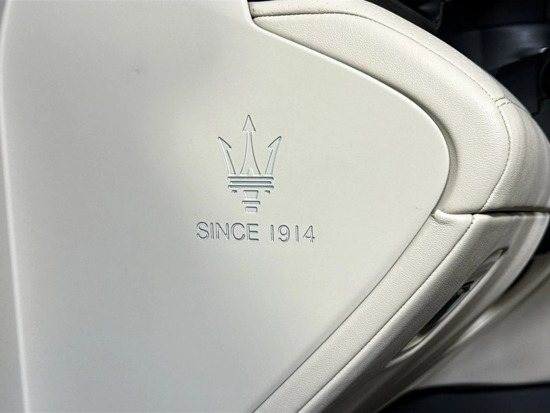 mph021_912811195_new_2026_maserati_grancabrio_convertible_11350_23043236_23_1024_b4ab54534f