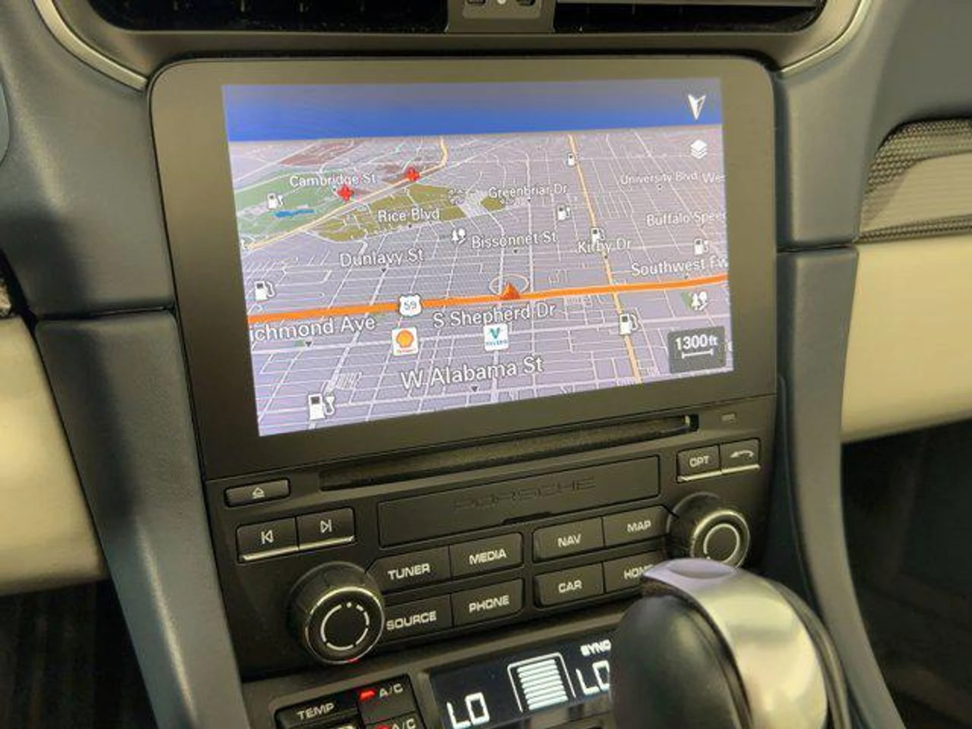 mph021_91635123_PG_KYRR_8v_V70_Z_Tj8_U2j4_Vu_ZS_9_A_78fee701ad