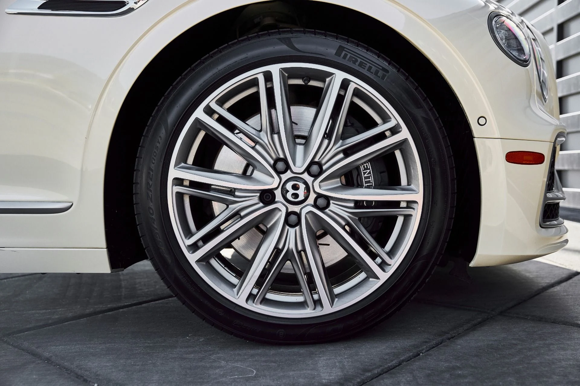 mph021_917477027_Used_2023_Bentley_Flying_Spur_Hybrid_Odyssean_Edition_1770692439_95931d377c