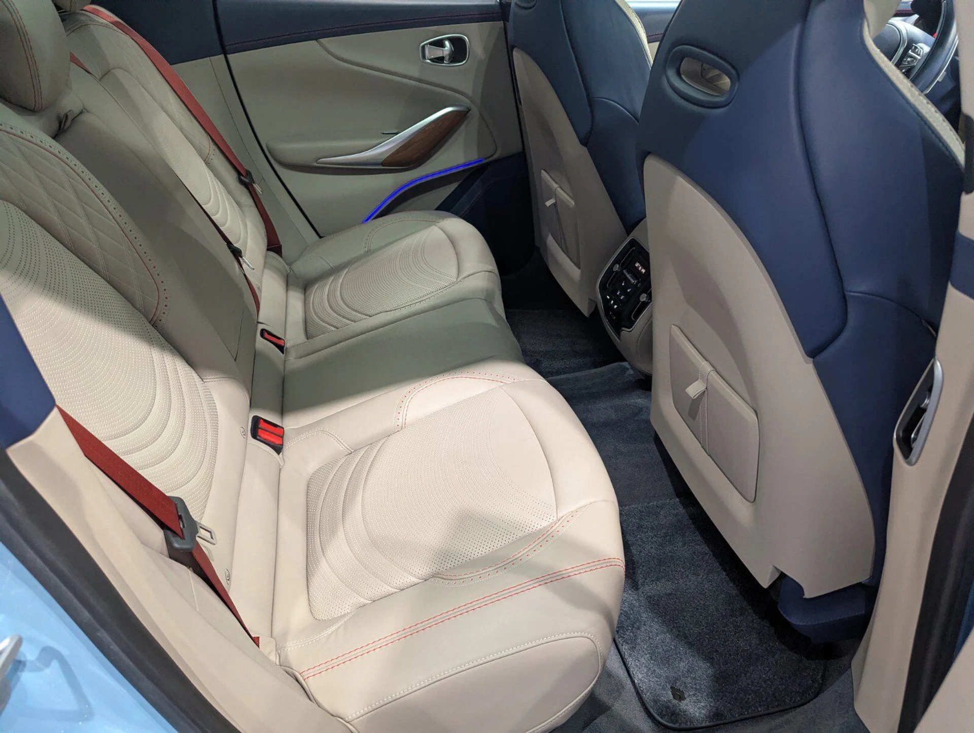 mph021_919584811_bd46a036a735d9f1fbb32ed14cf46527_84a7a837b1