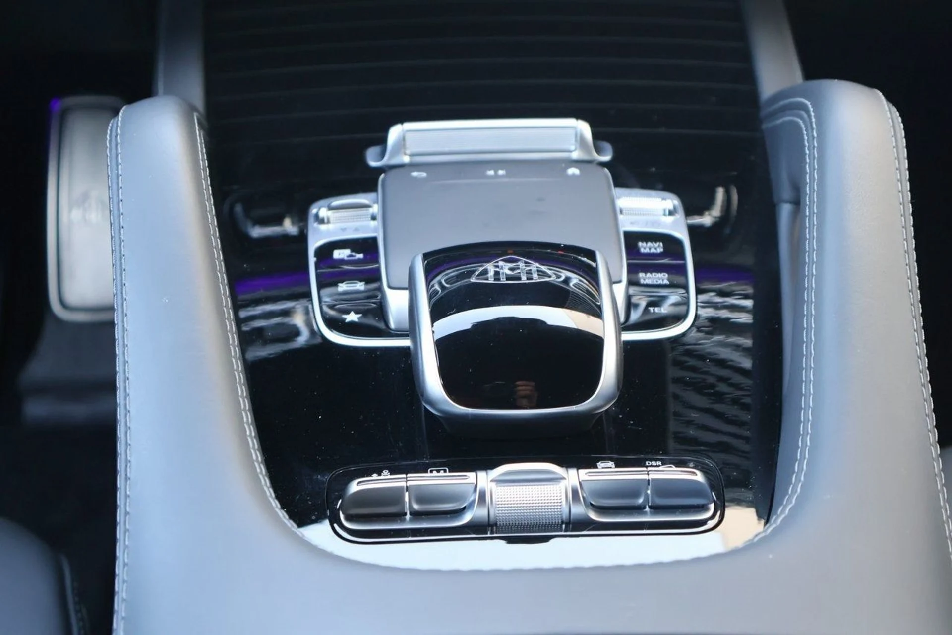 mph021_925214014_22_f27f2de3c7