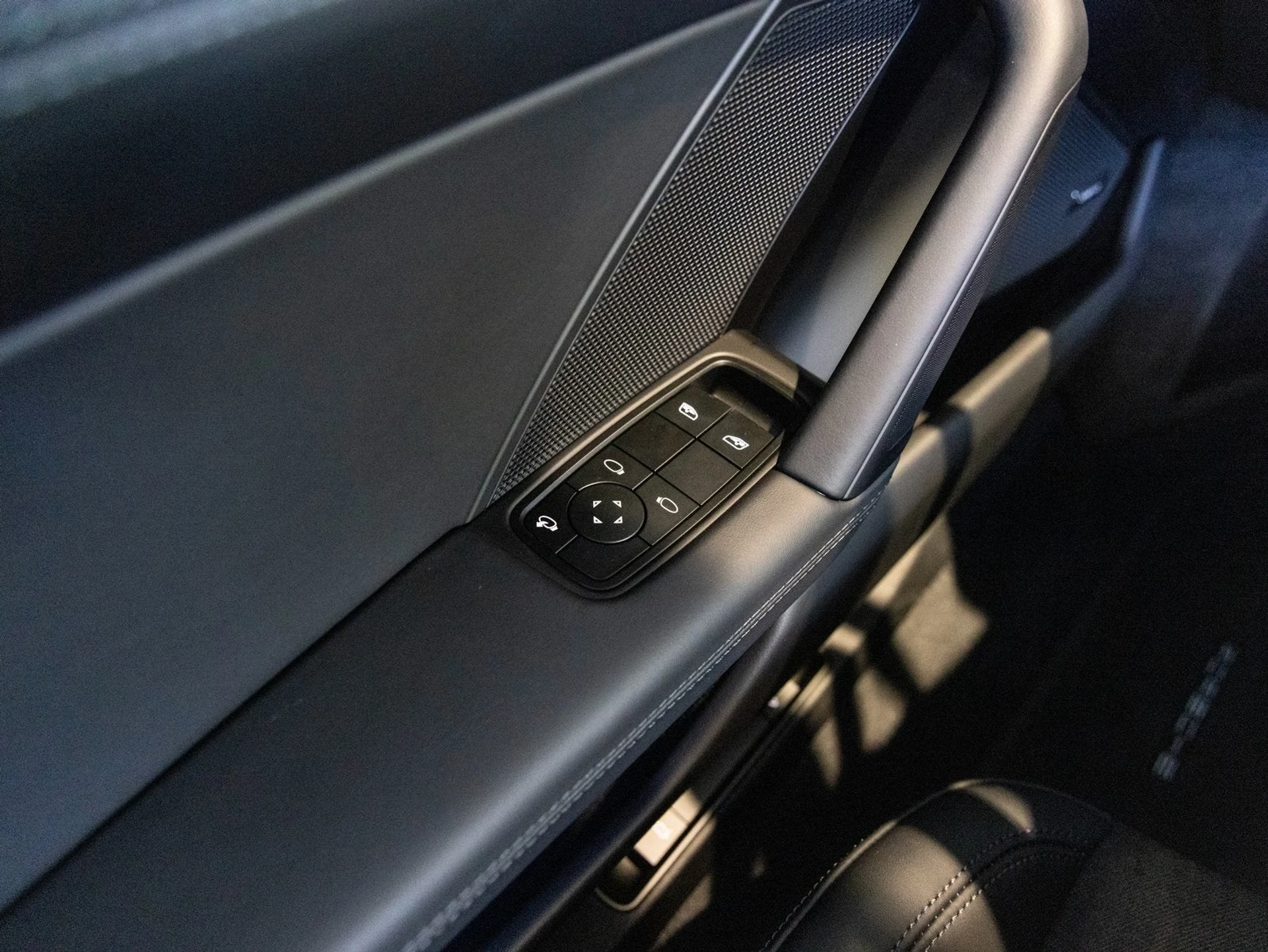 mph021_927272500_22_a72ee4e480