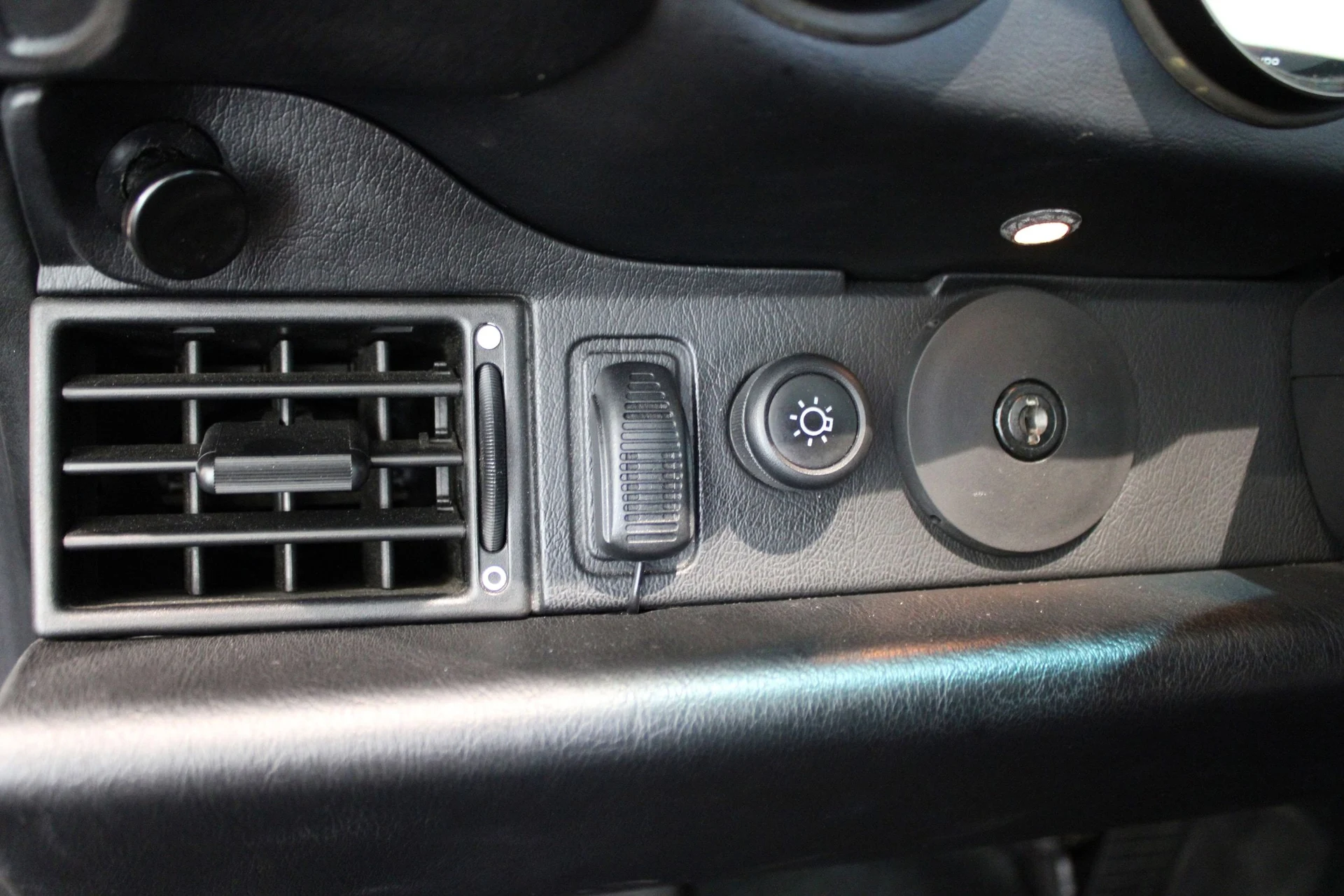 mph021_928621672_f3e57f85a0bf56c5bd7fec8a93001e14x_c12e863ddf