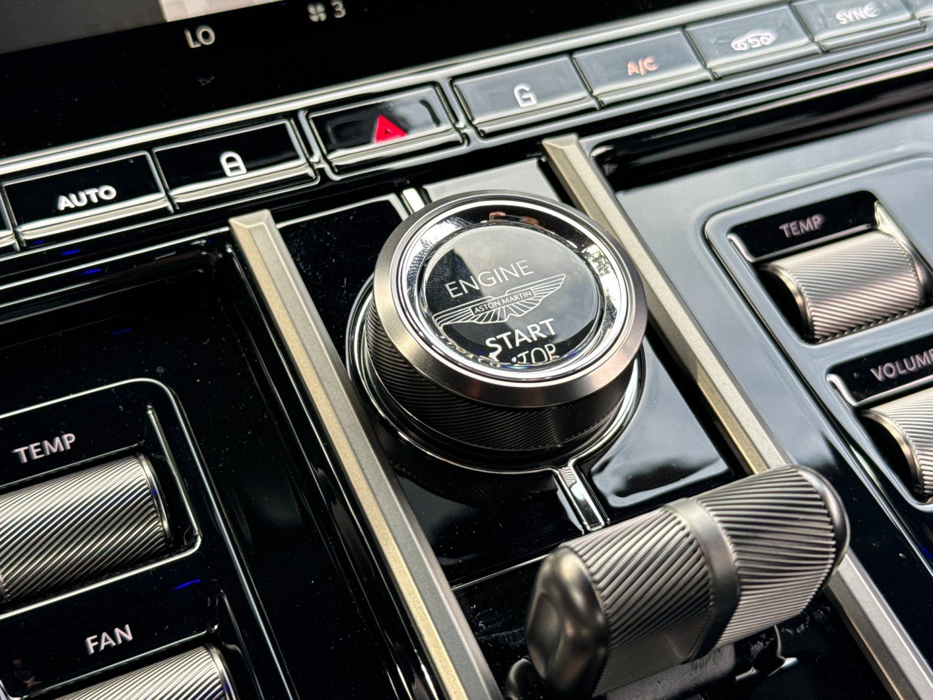mph021_941398493_New_2026_Aston_Martin_Vantage_S_1787905731_97d4a6f87e