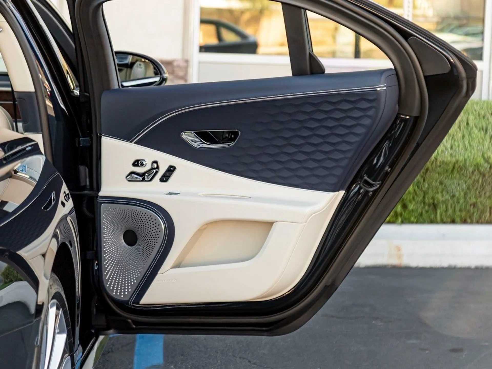 mph021_944851994_22_4e47a4a154