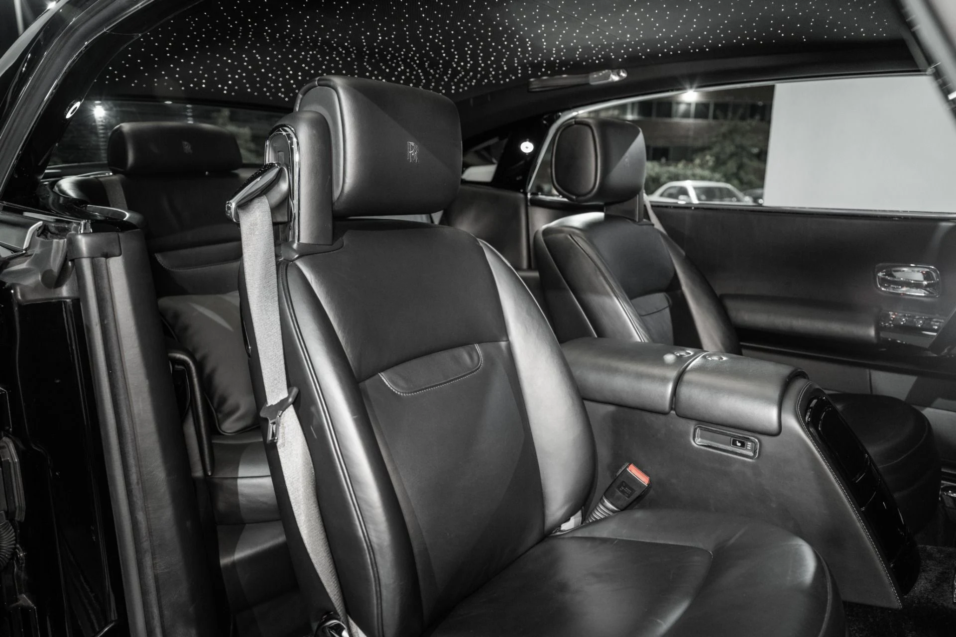 mph021_945869_Used_2010_Rolls_Royce_Phantom_Coupe_1760972416_bdd526139d