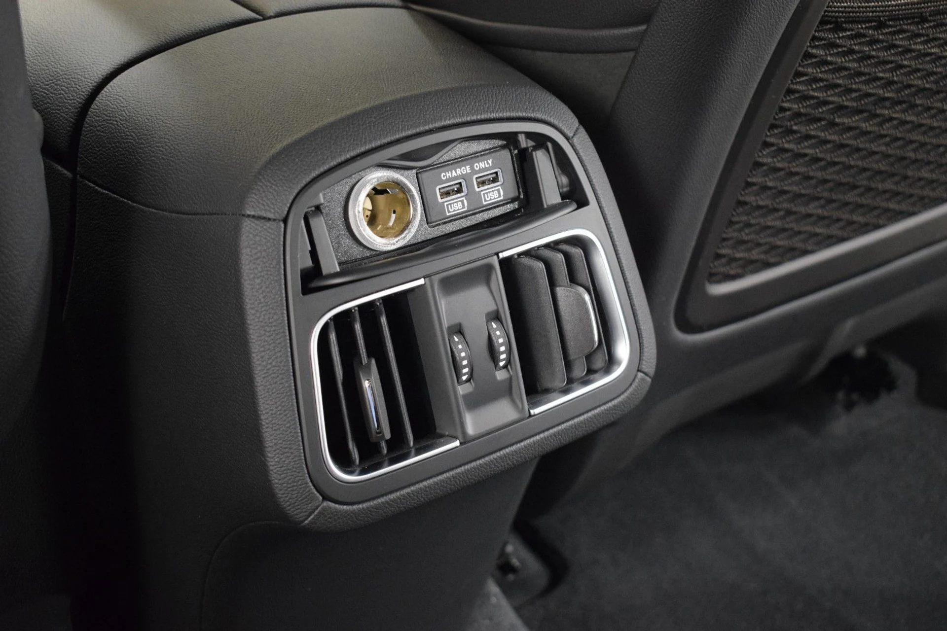 mph021_956440417_7a5f5bee32ccf9c34d2f4228a35f6a51x_d901e196db