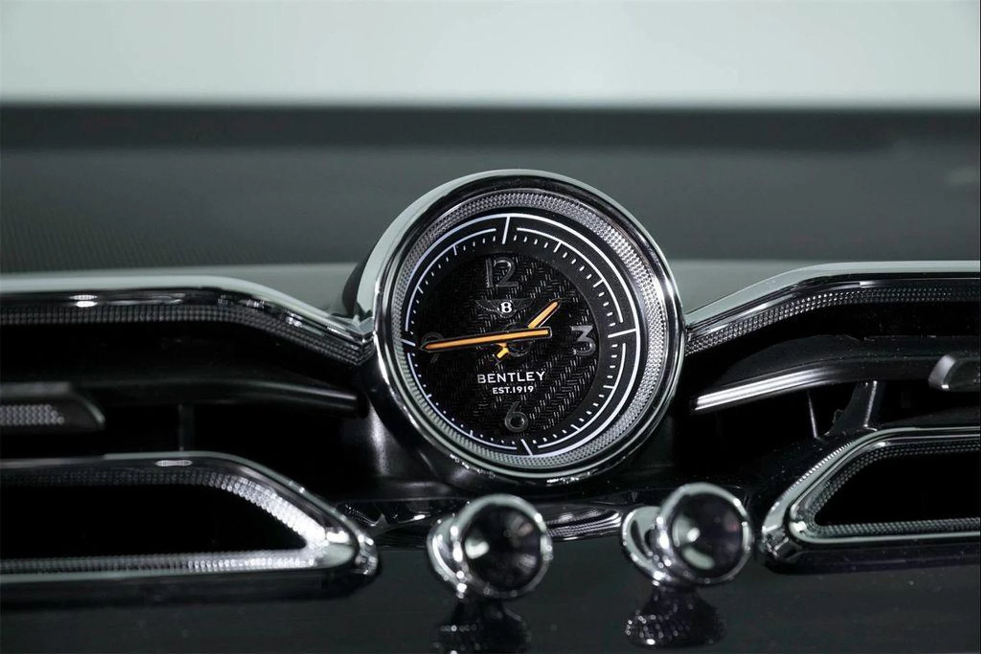 mph021_957984782_v3_Io7d8a83uubfe_S_Ba_XFR_3ne8_s_be3e0b19bb