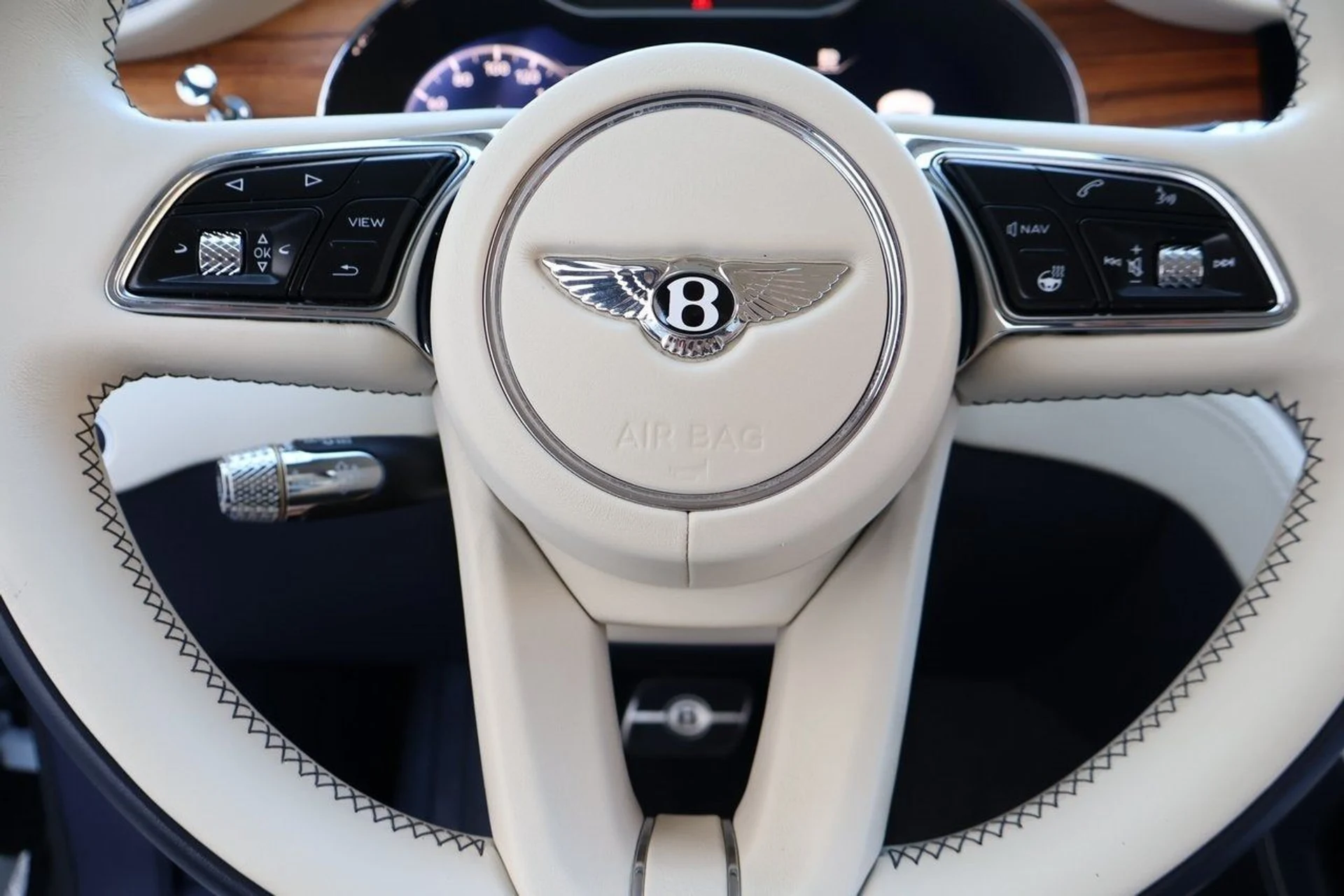 mph021_960604650_22_5ba0902b36